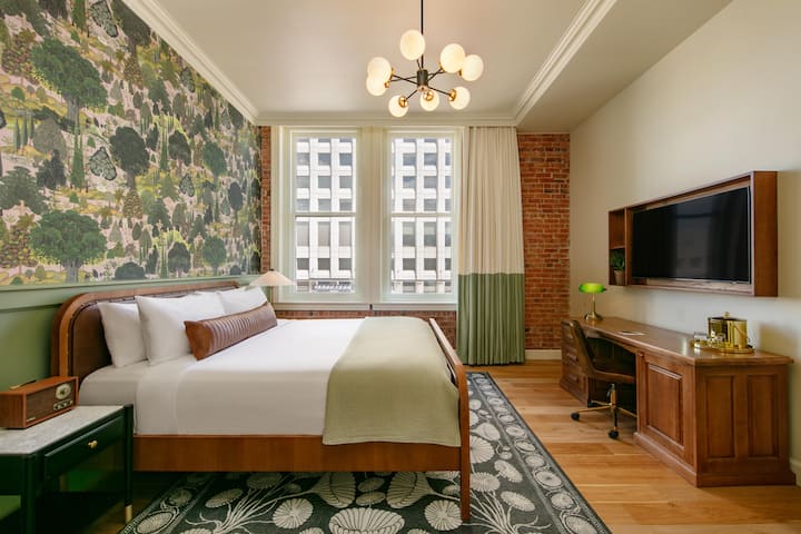 Guest room at the The Mining Exchange in Colorado Springs, Colorado