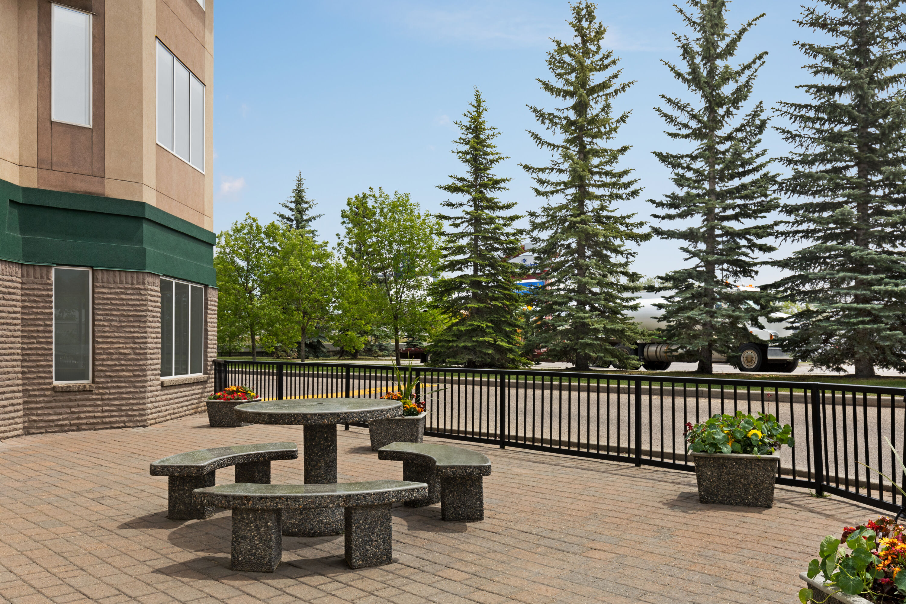 Super 8 by Wyndham Calgary Shawnessy Area | Calgary, AB Hotels