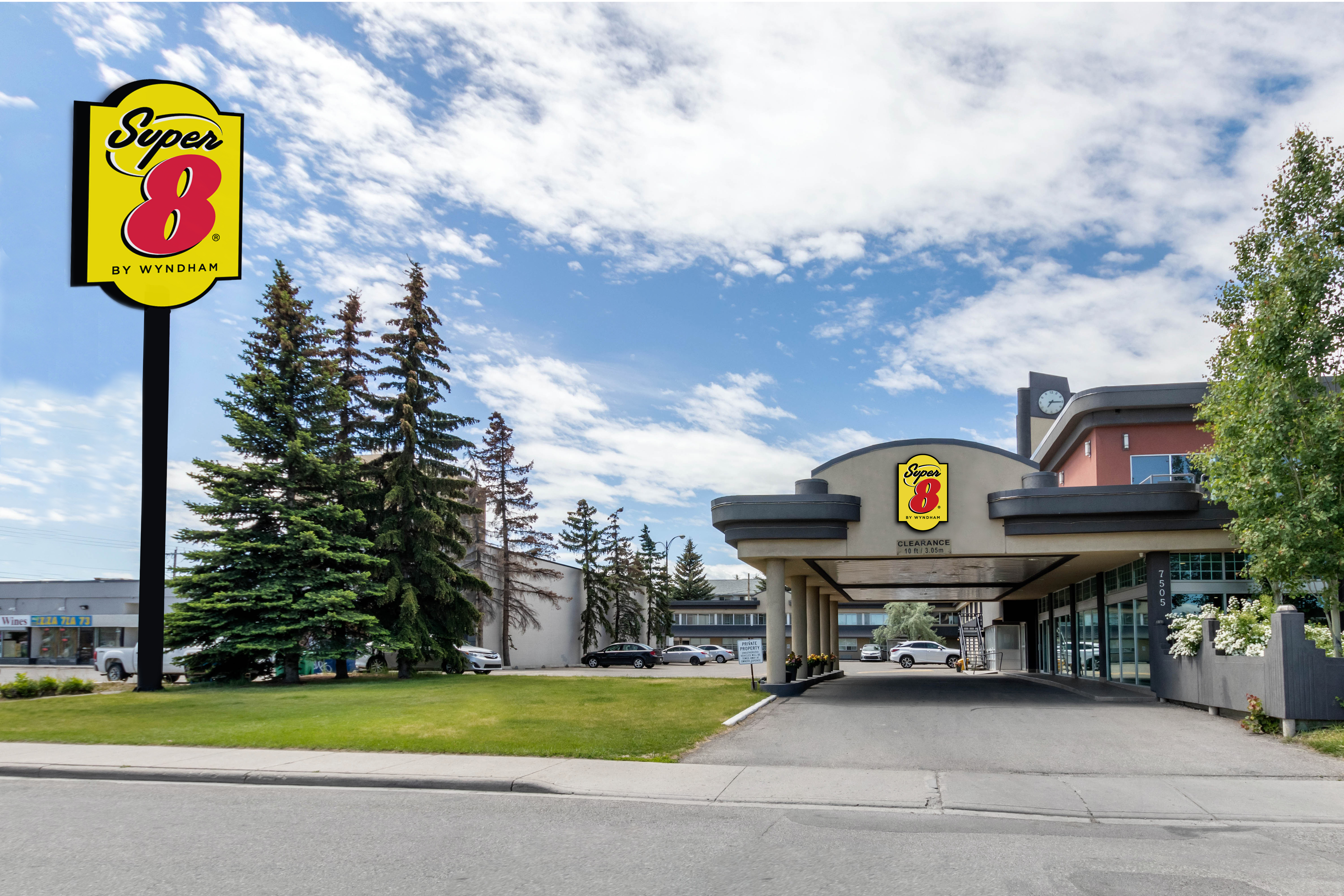 Super 8 by Wyndham Macleod Trail Calgary | Calgary, AB Hotels