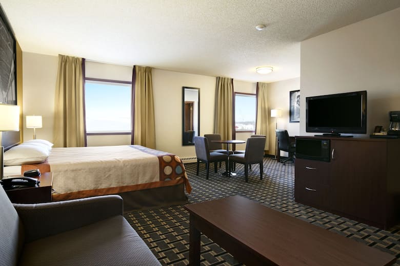 Guest room at the Super 8 Fox Creek in Fox Creek, Alberta