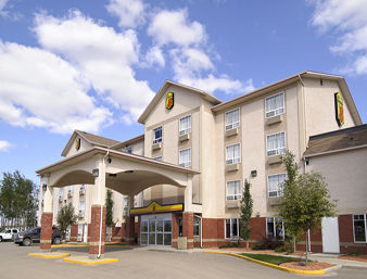 Exterior of Super 8 by Wyndham High Level AB hotel in High Level, Alberta
