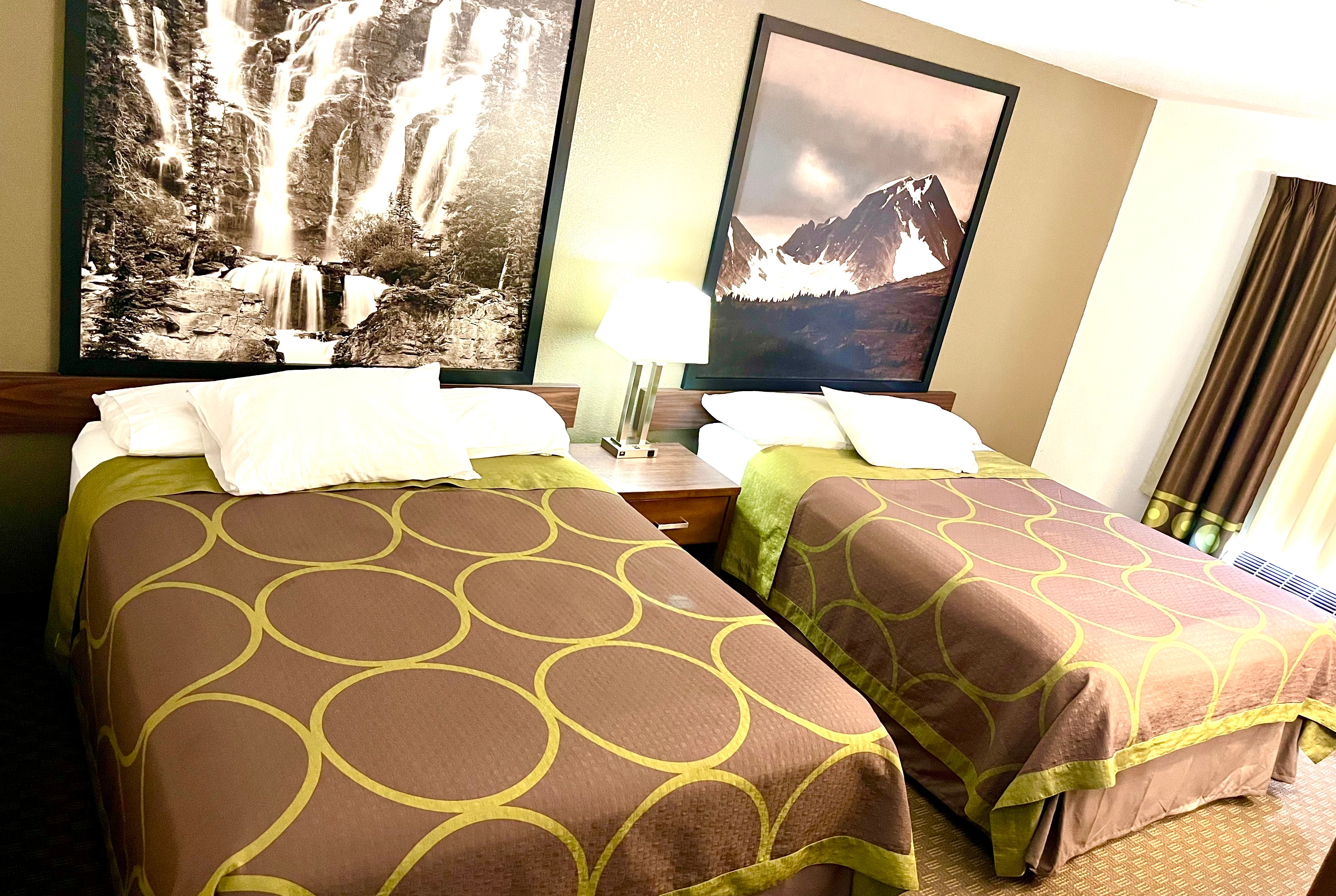 Guest room at the Super 8 by Wyndham Hinton in Hinton, Alberta