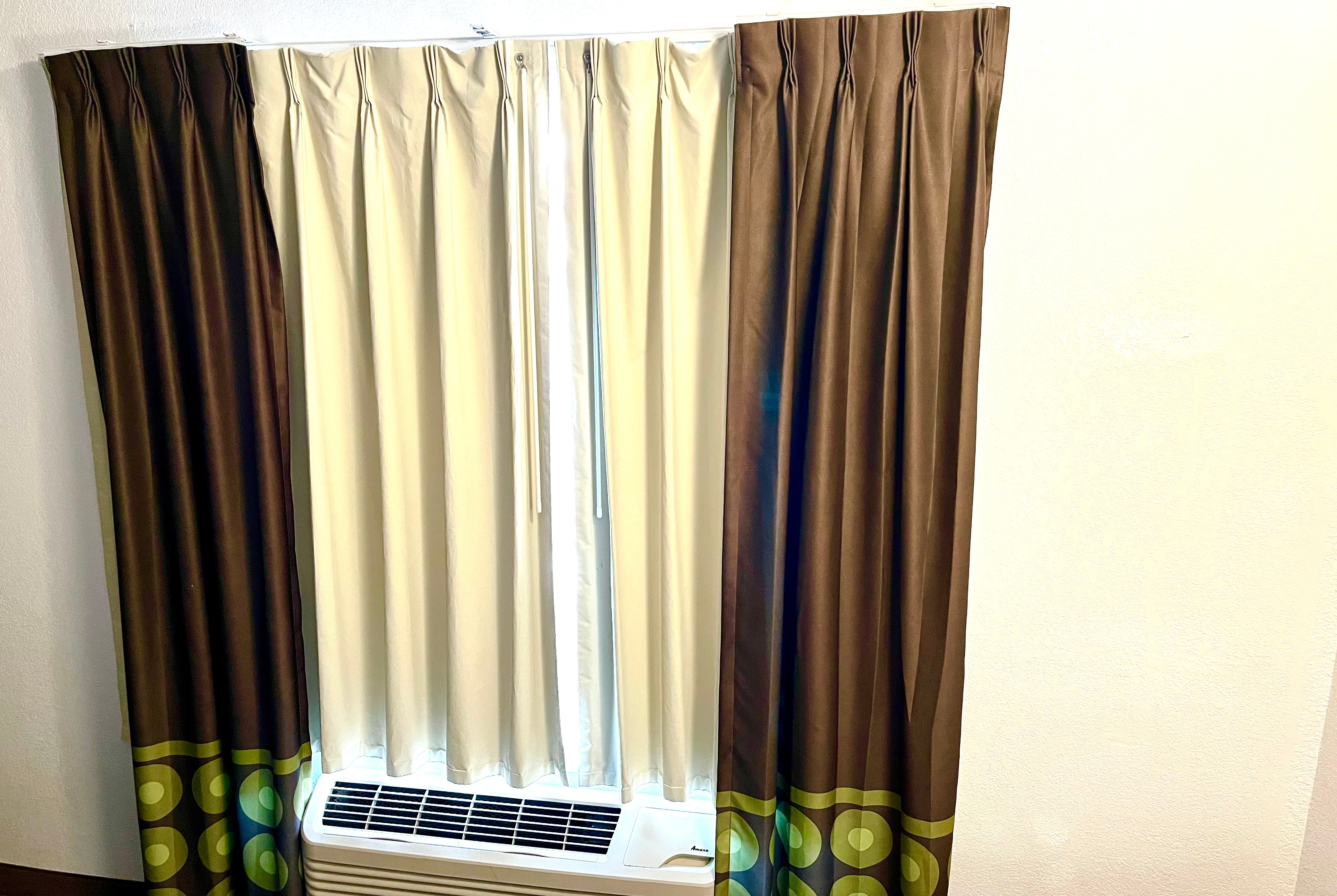 Guest room at the Super 8 by Wyndham Hinton in Hinton, Alberta