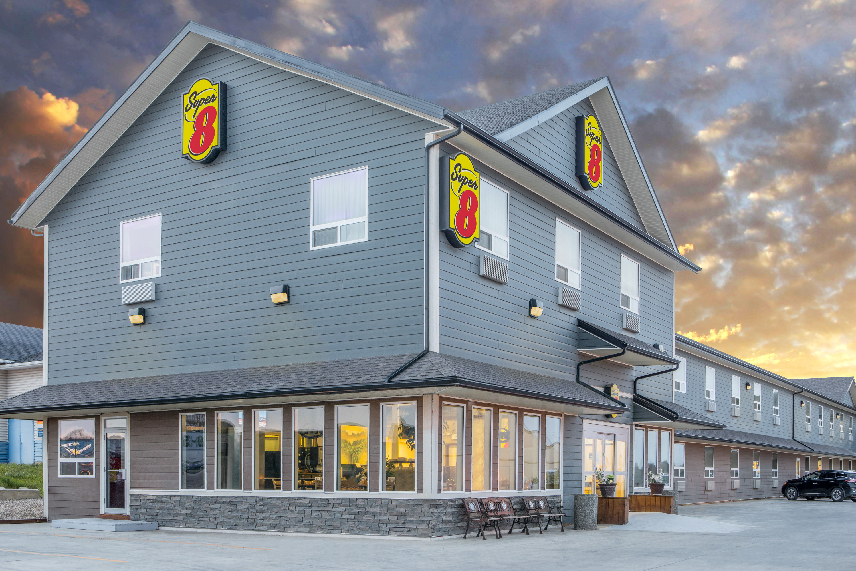 Super 8 by Wyndham Peace River AB Peace River, AB Hotels