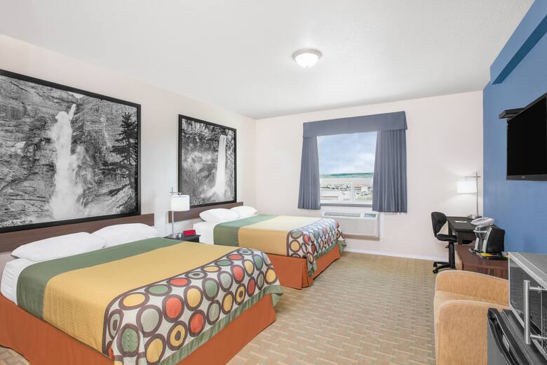 Super 8 Peace River Ab Hotels T8s 1m5 Guest Room At The Super 8 Peace River Ab In Alberta