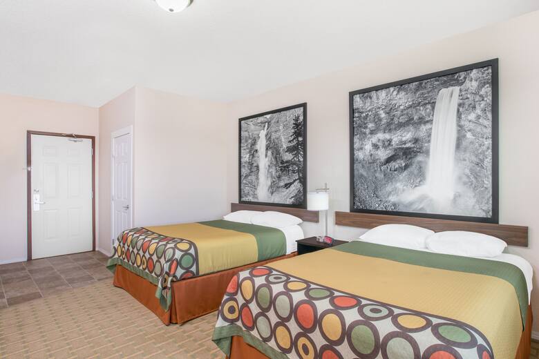 Super 8 Peace River Ab Hotels T8s 1m5 Guest Room At The Super 8 Peace River Ab In Alberta