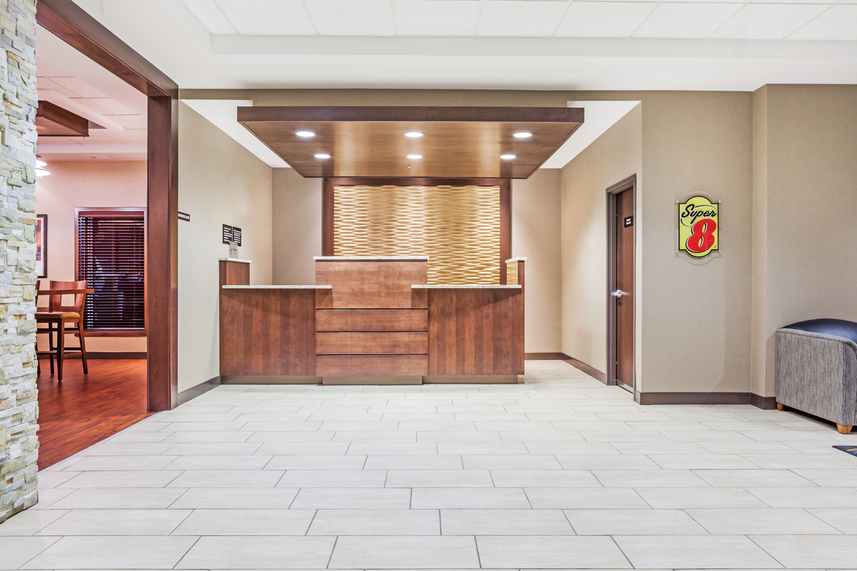 Super 8 by Wyndham Wetaskiwin | Wetaskiwin, AB Hotels