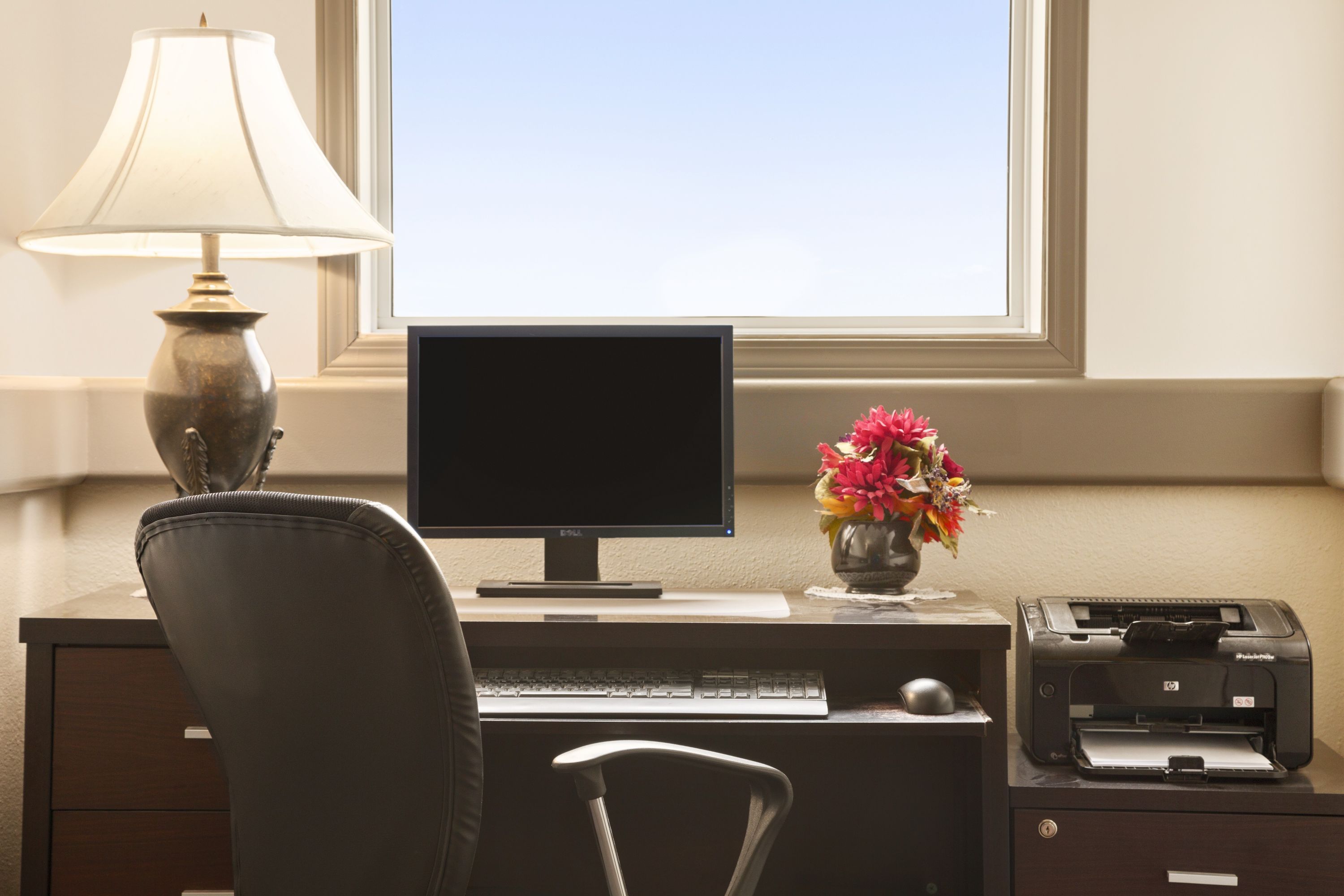 Super 8 by Wyndham Whitecourt business center in Whitecourt, Alberta