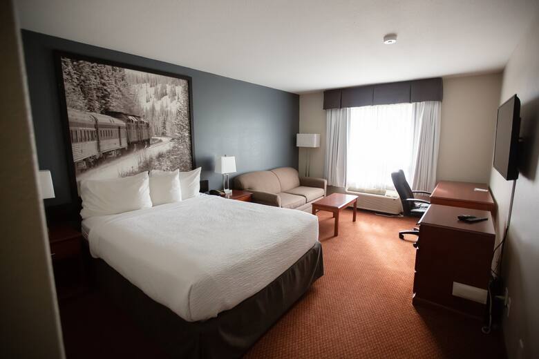 Guest room at the Super 8 Whitecourt in Whitecourt, Alberta