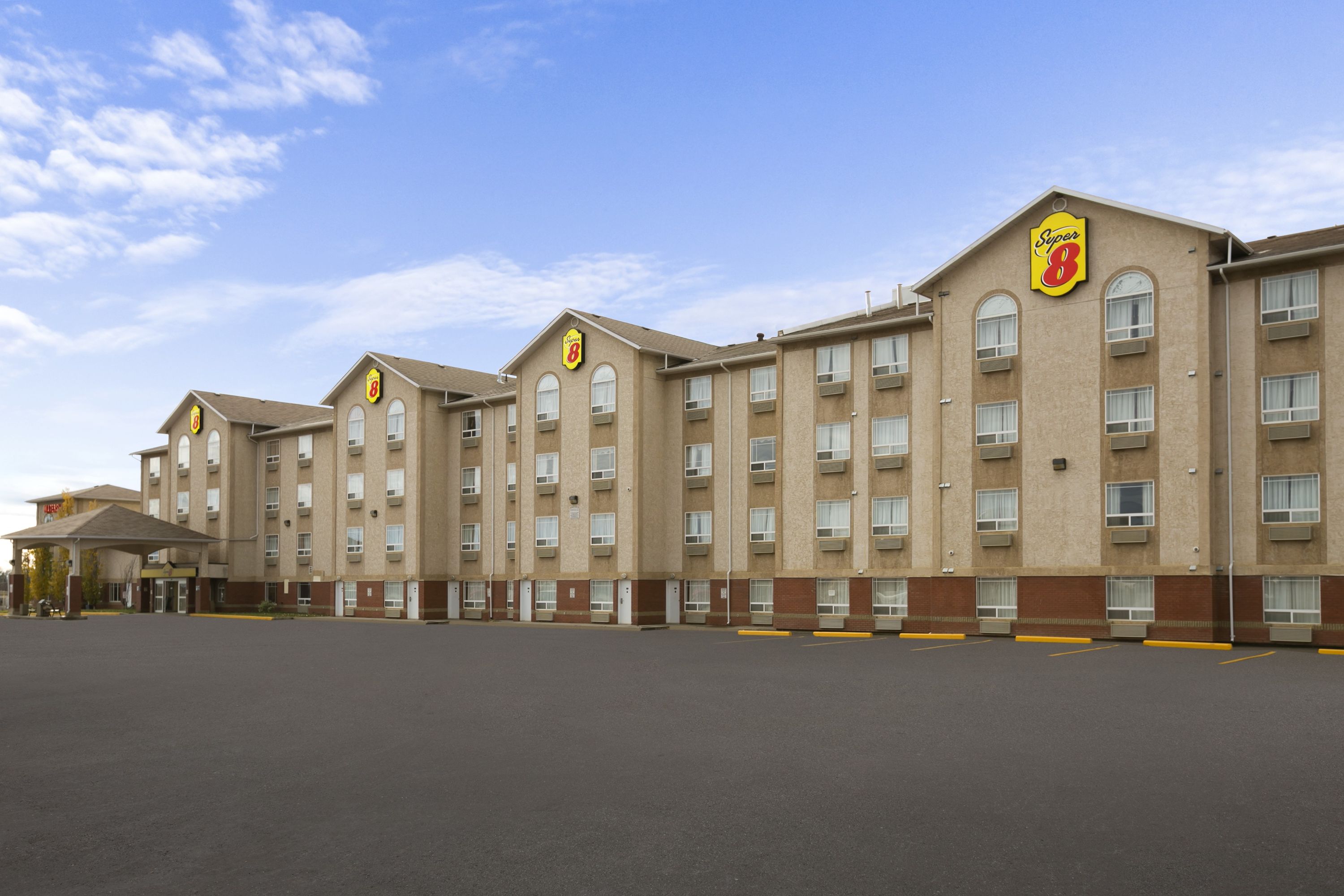 Super 8 by Wyndham Fort Nelson BC Fort Nelson, BC Hotels