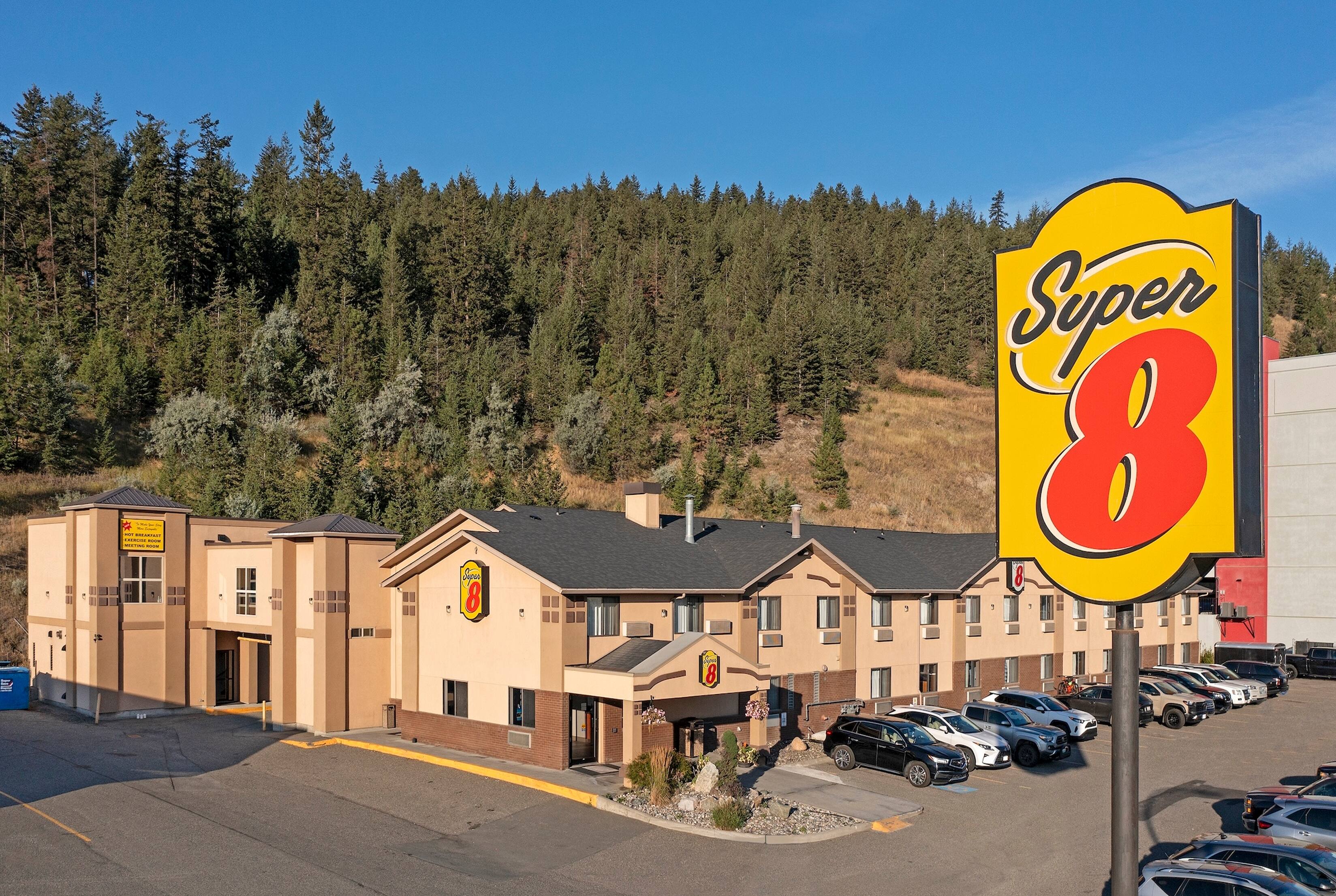 Super 8 by Wyndham Kamloops On The Hill | Kamloops, BC Hotels