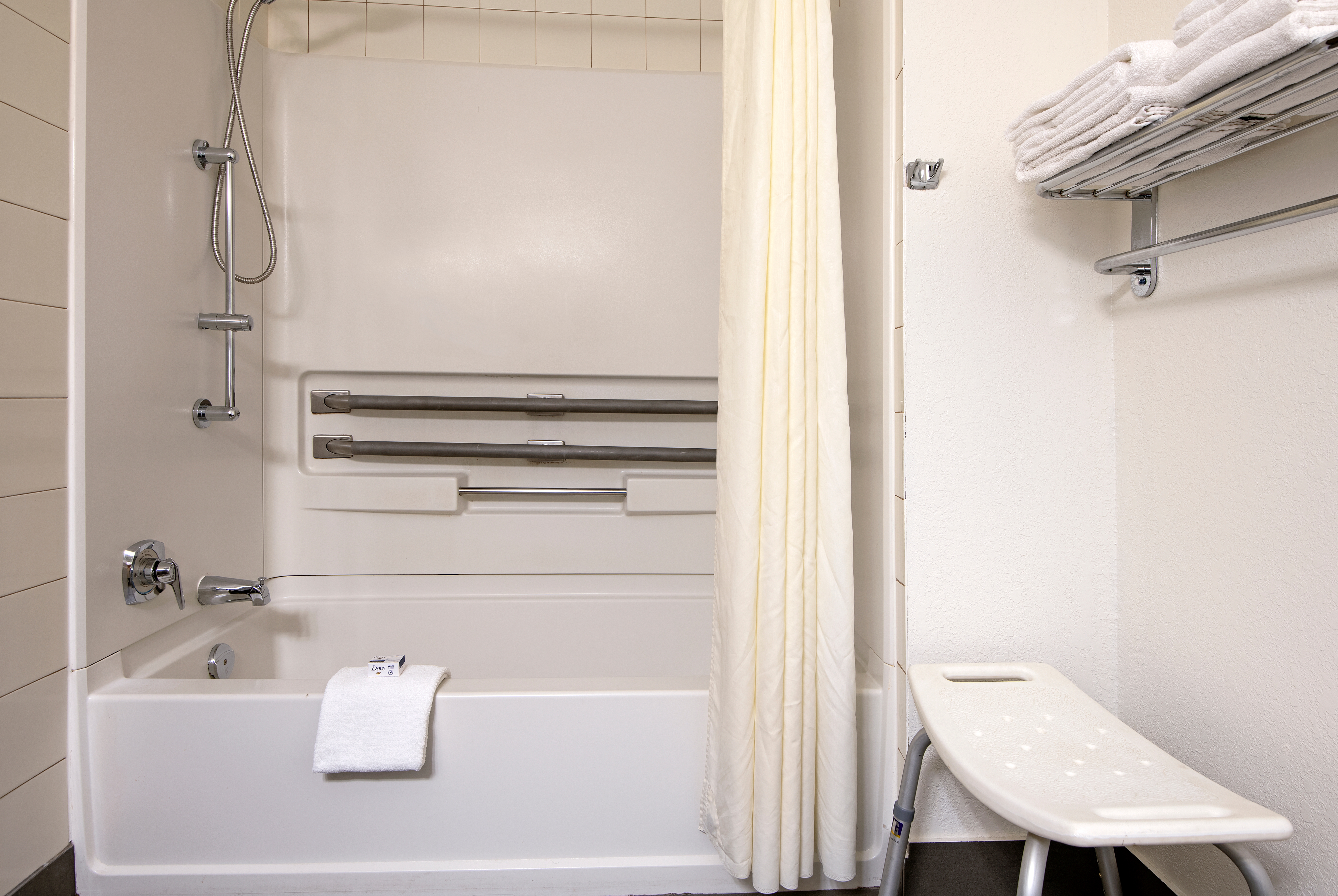 Guest room bath at the Super 8 by Wyndham Kamloops On The Hill in Kamloops, British Columbia