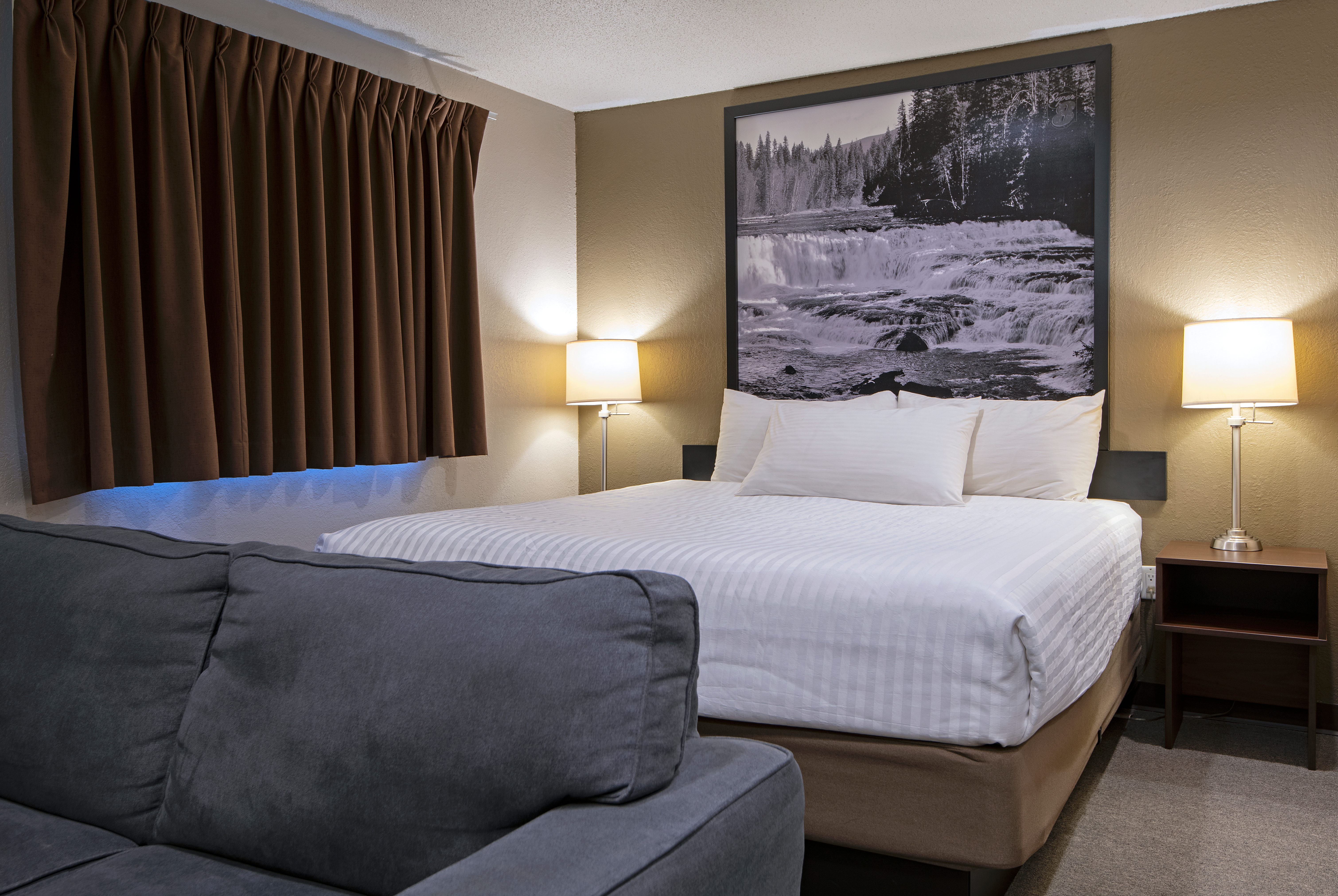 Guest room at the Super 8 by Wyndham Kamloops On The Hill in Kamloops, British Columbia