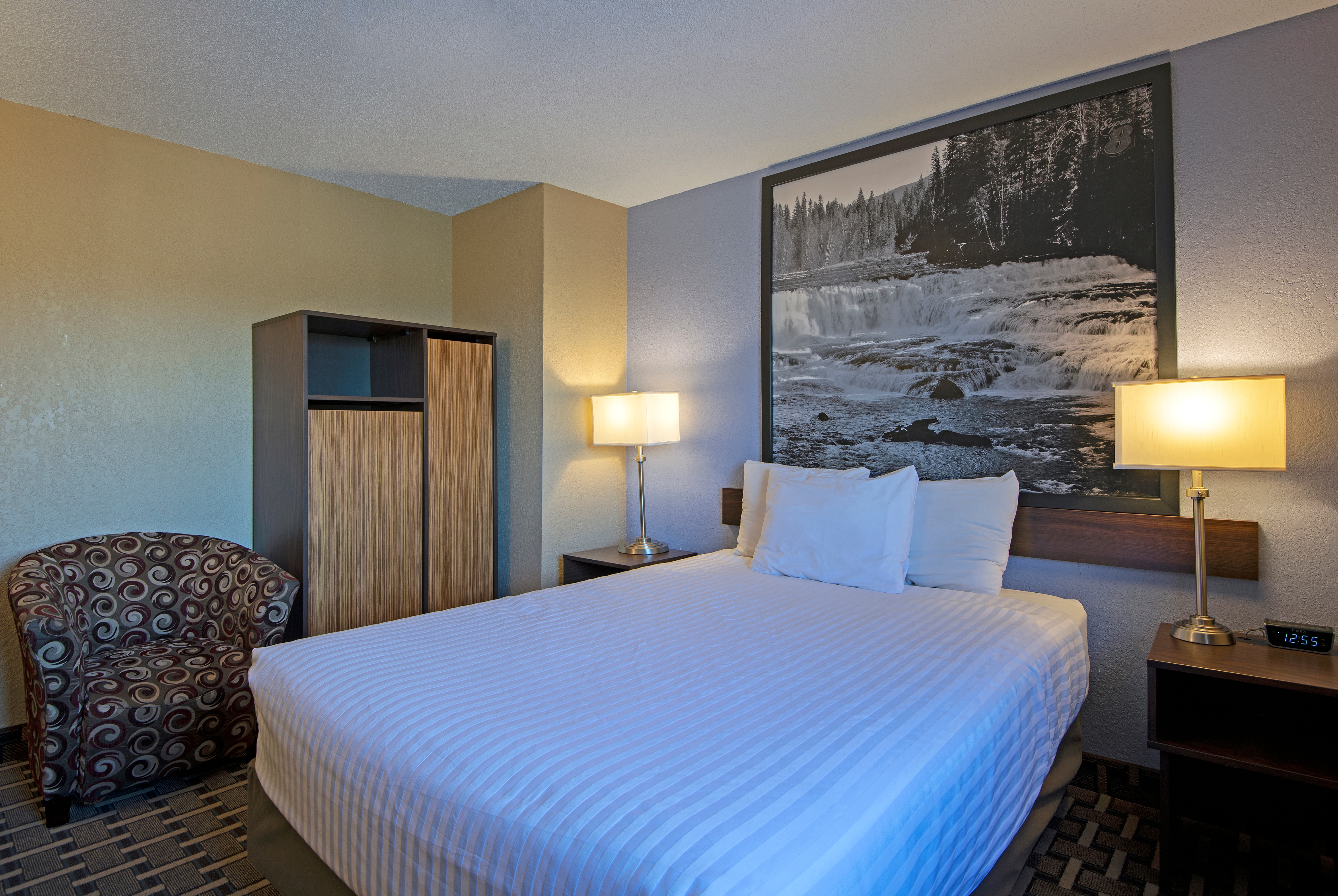 Guest room at the Super 8 by Wyndham Kamloops On The Hill in Kamloops, British Columbia