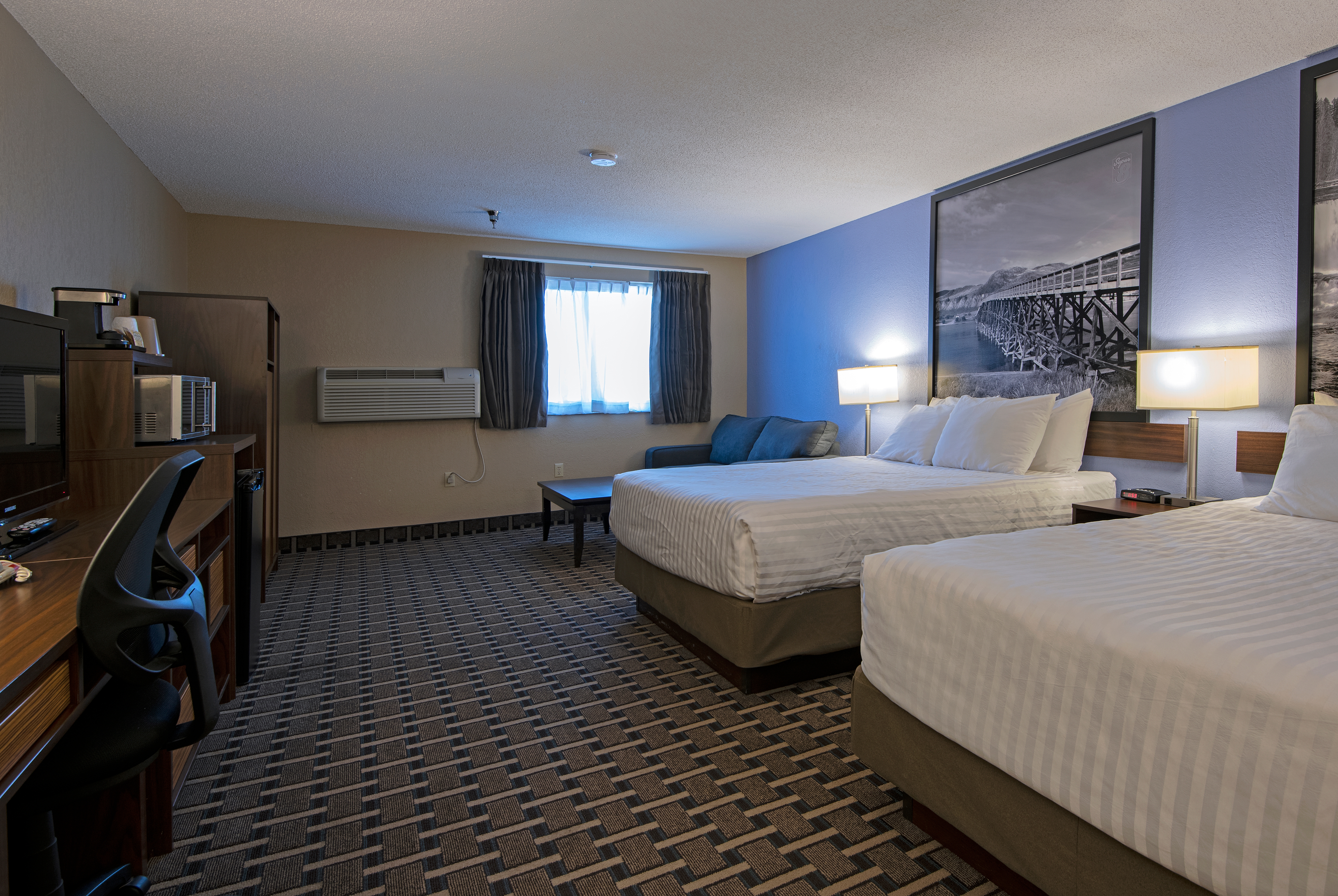Guest room at the Super 8 by Wyndham Kamloops On The Hill in Kamloops, British Columbia