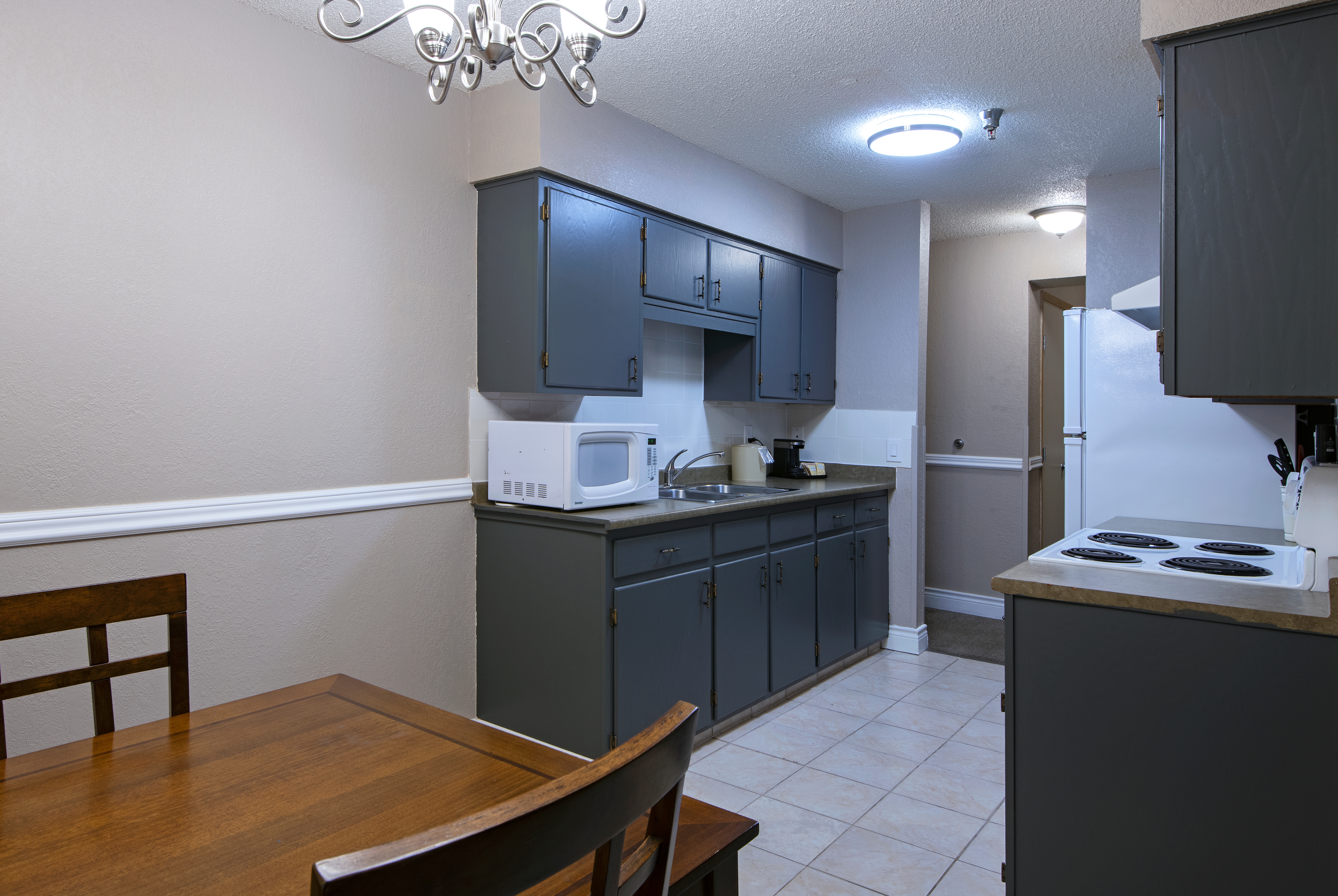 Super 8 by Wyndham Kamloops On The Hill suite in Kamloops, British Columbia