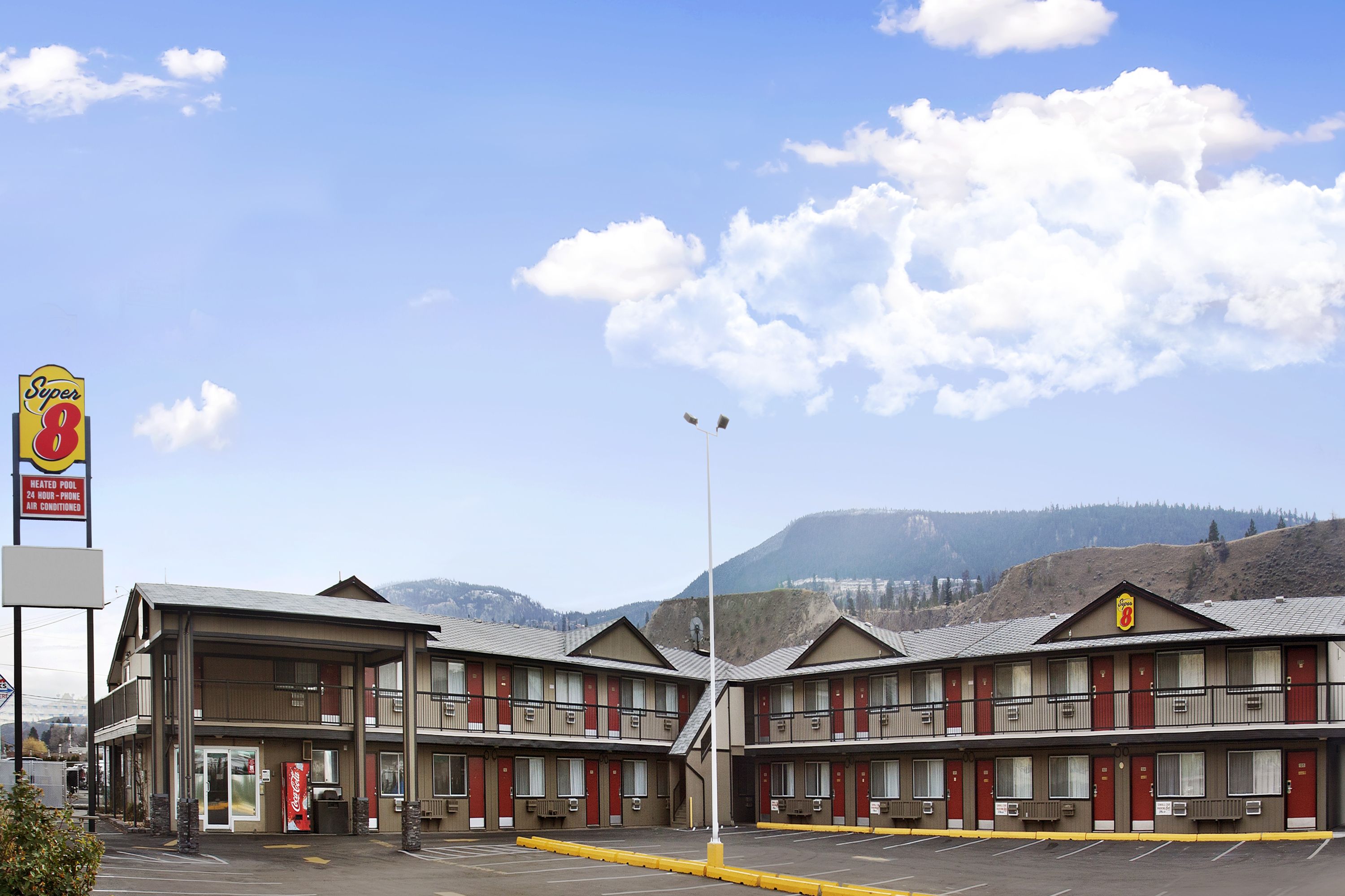 Super Wyndham Kamloops East Kamloops  Hotels