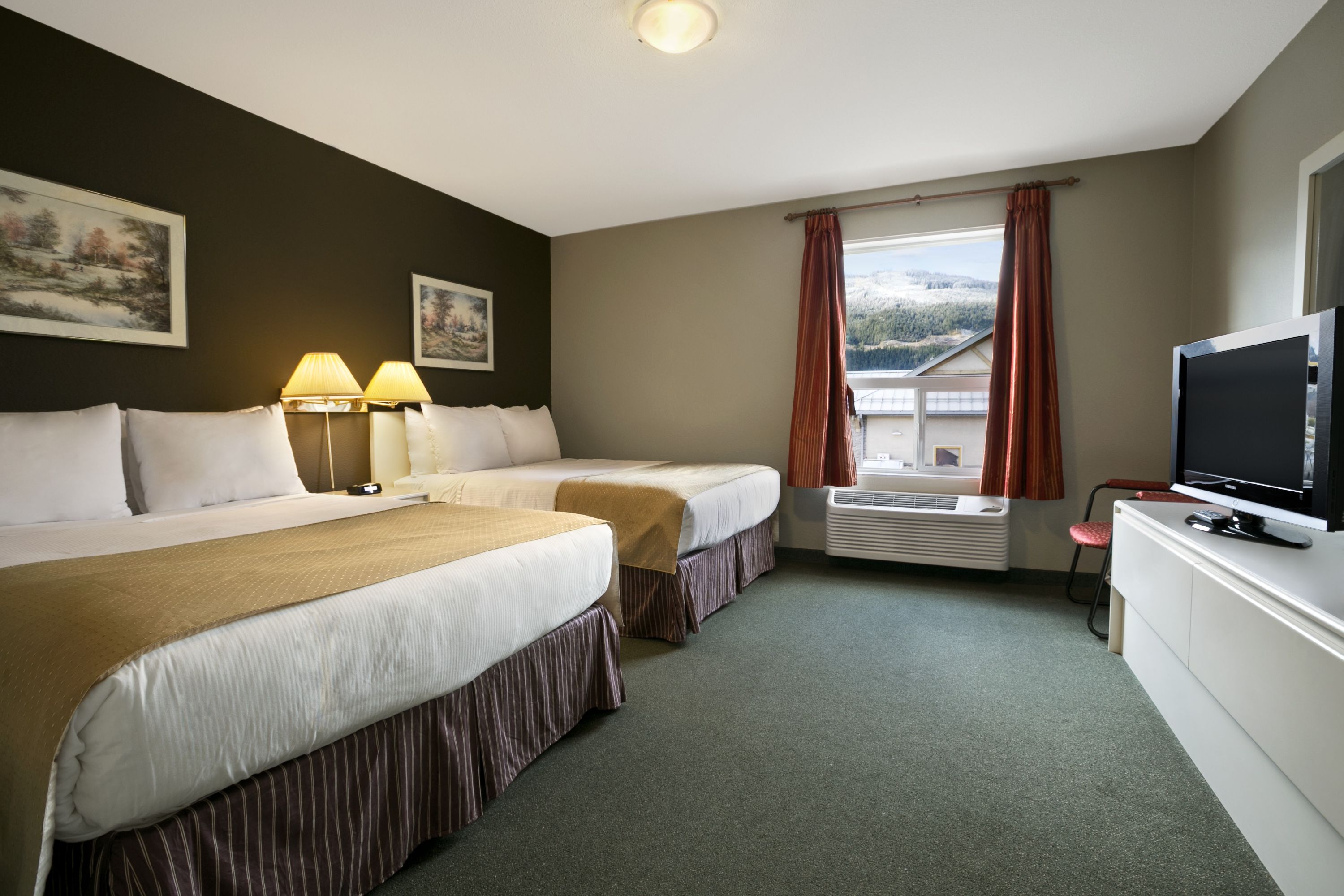 Super 8 By Wyndham Revelstoke Bc Revelstoke Bc Hotels