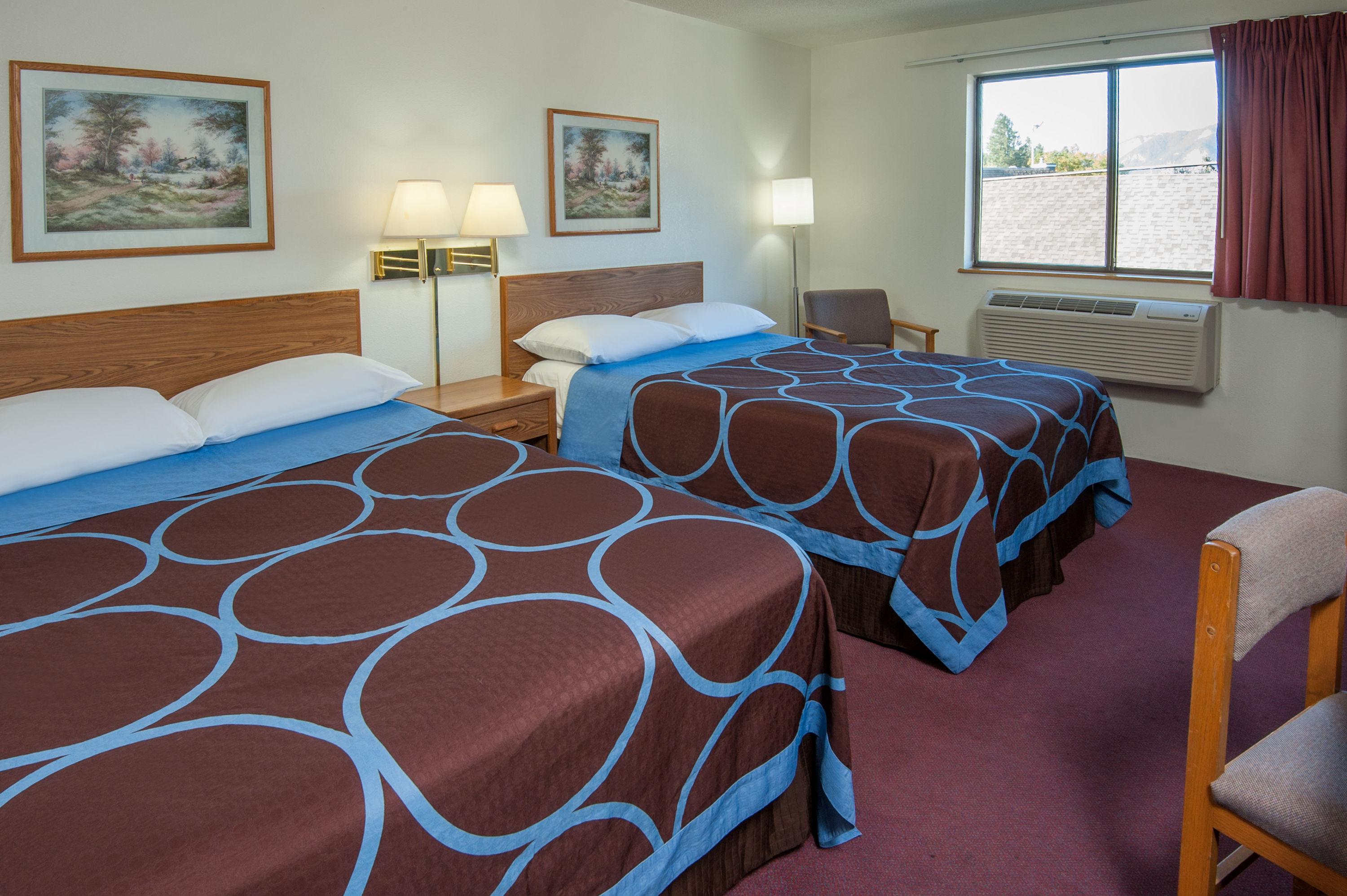 Guest room at the Super 8 by Wyndham Salmon Arm in Salmon Arm, British Columbia