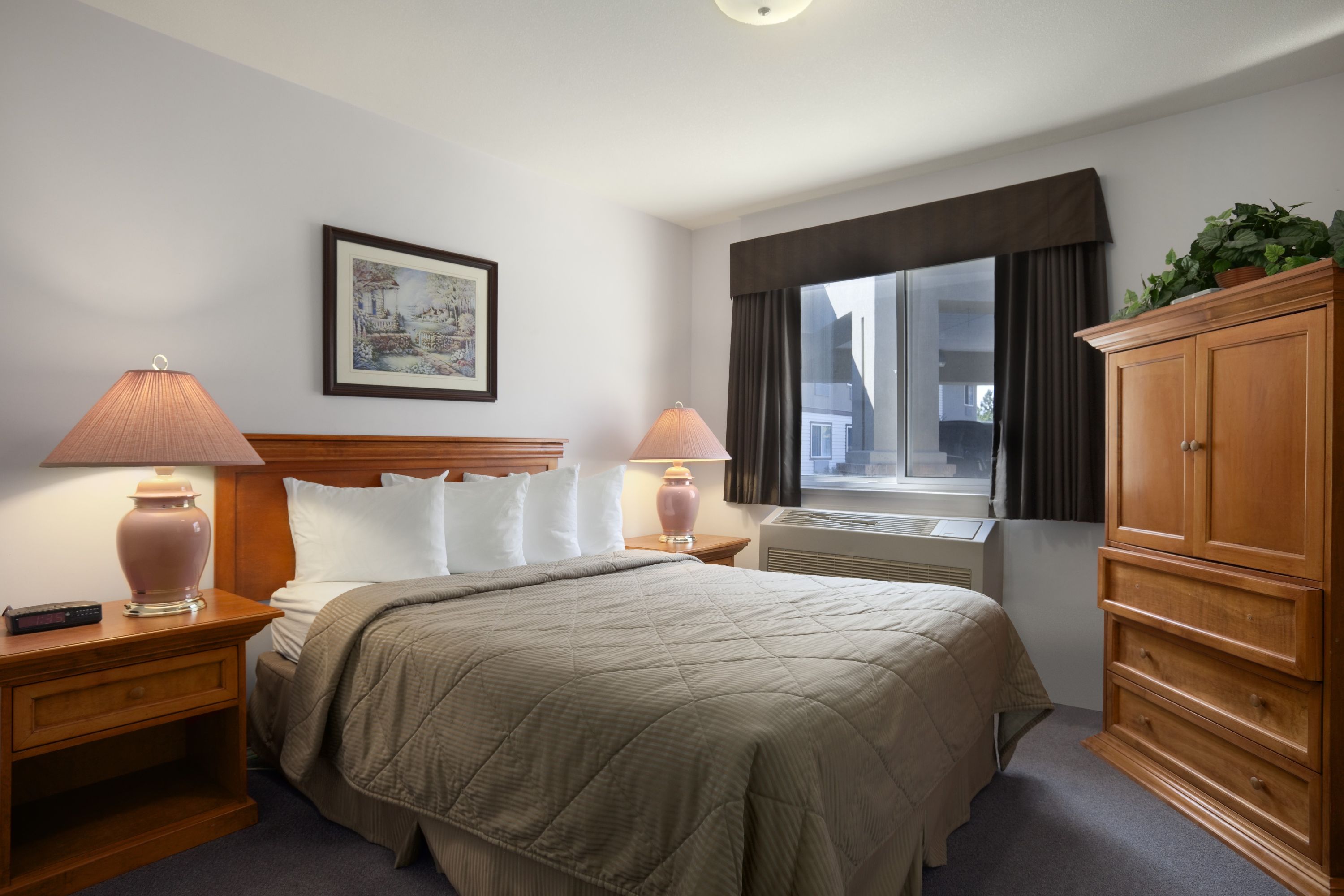 Super 8 by Wyndham West Kelowna BC suite in West Kelowna, British Columbia