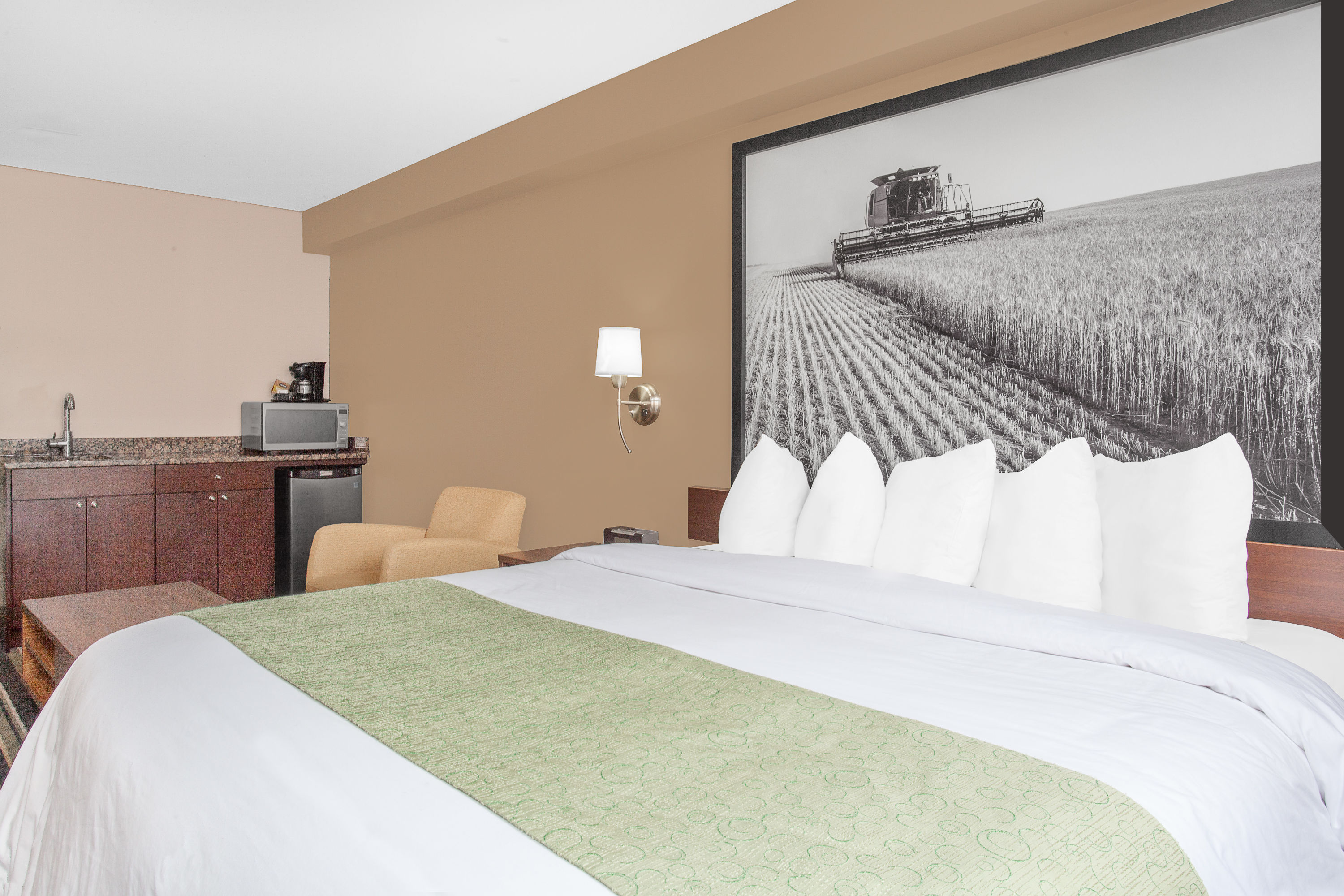Guest room at the Super 8 by Wyndham Brandon MB in Brandon, Manitoba