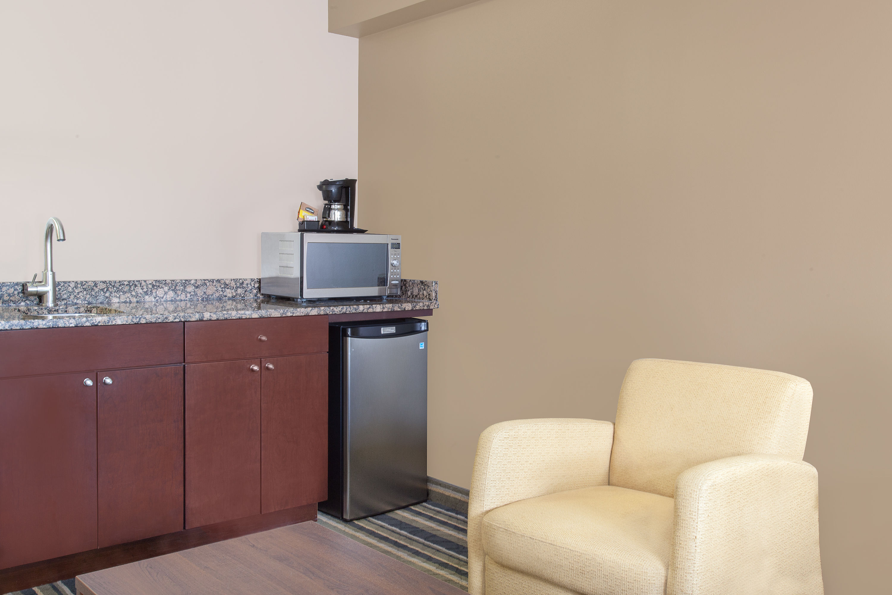 Guest room feature at the Super 8 by Wyndham Brandon MB in Brandon, Manitoba