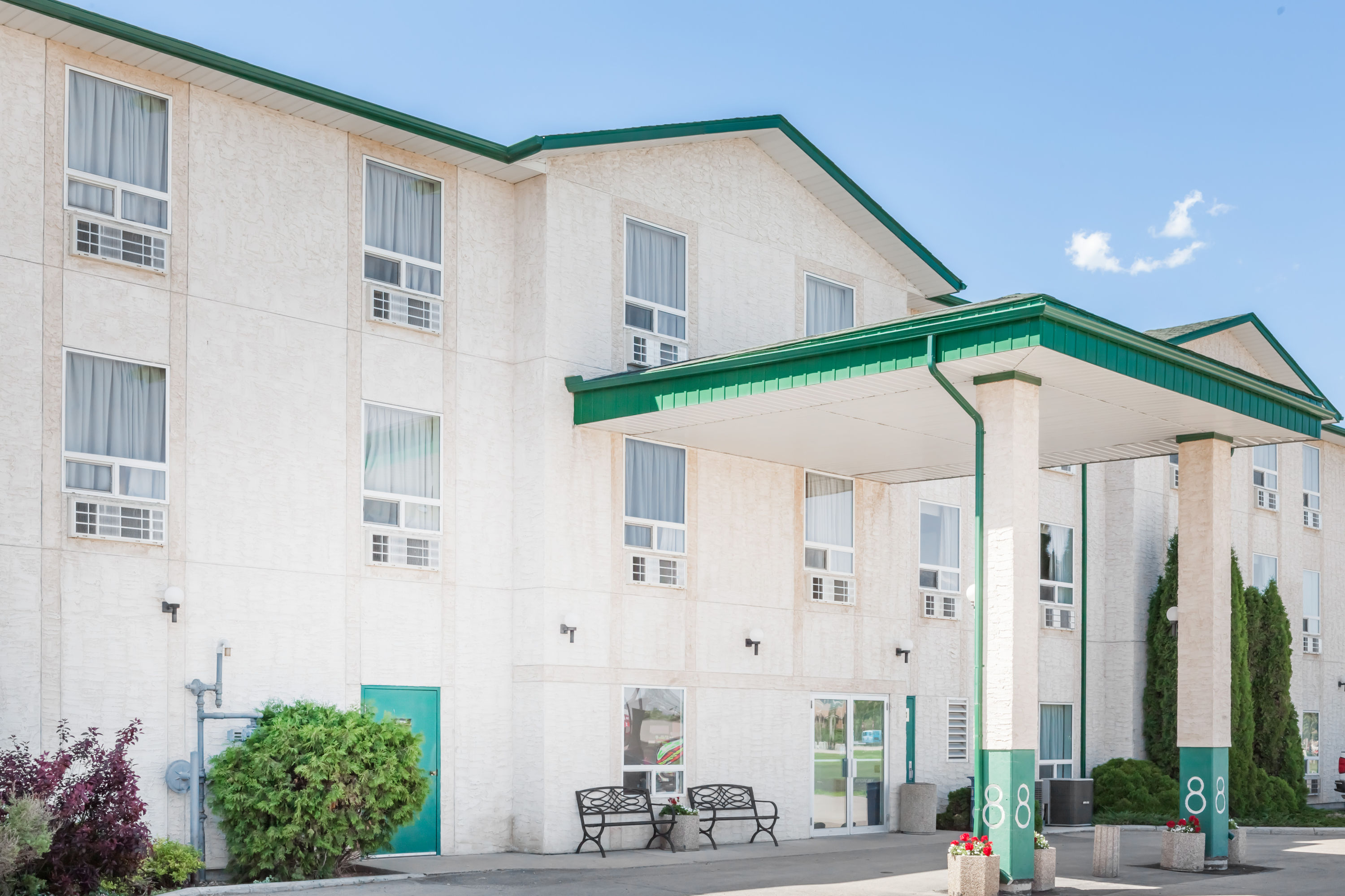Super 8 by Wyndham Dauphin Dauphin, MB Hotels