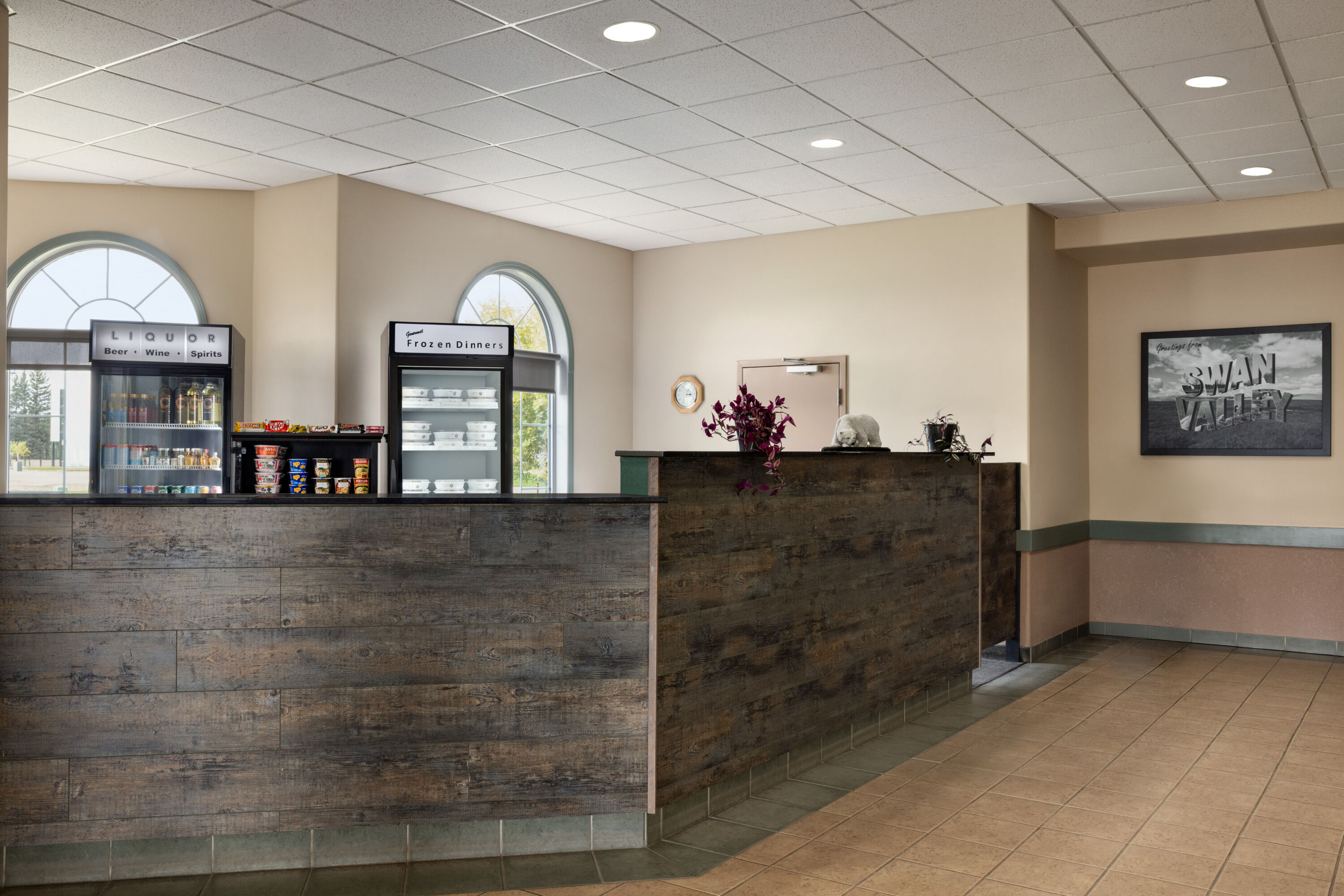 Super 8 by Wyndham Swan River MB reception in Swan River, Manitoba