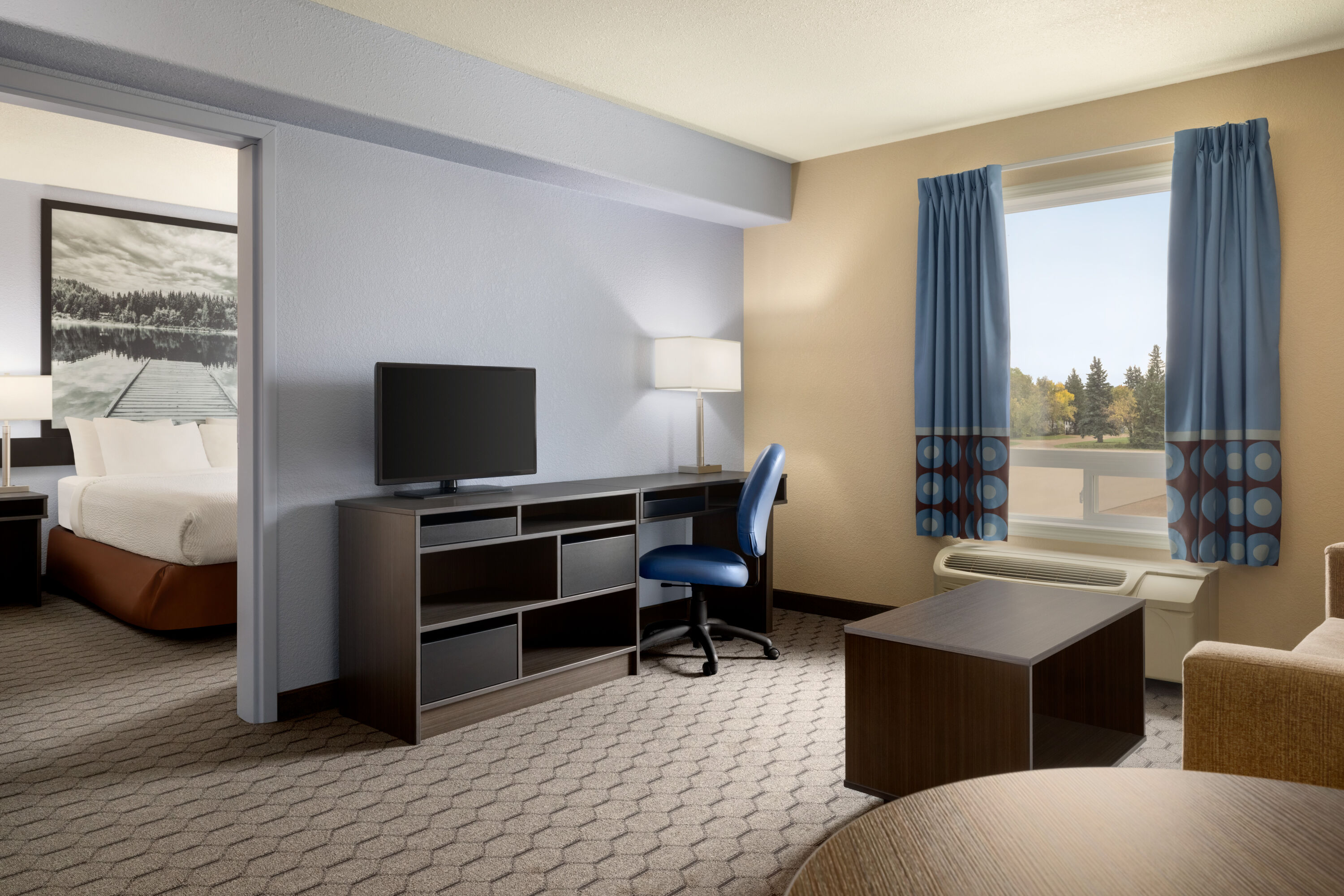 Super 8 by Wyndham Swan River MB suite in Swan River, Manitoba