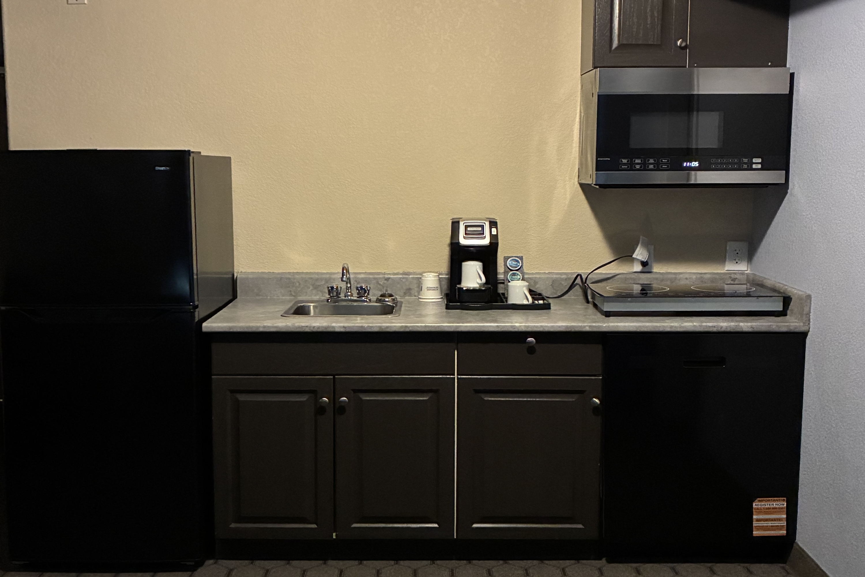 Super 8 by Wyndham Swan River MB suite in Swan River, Manitoba