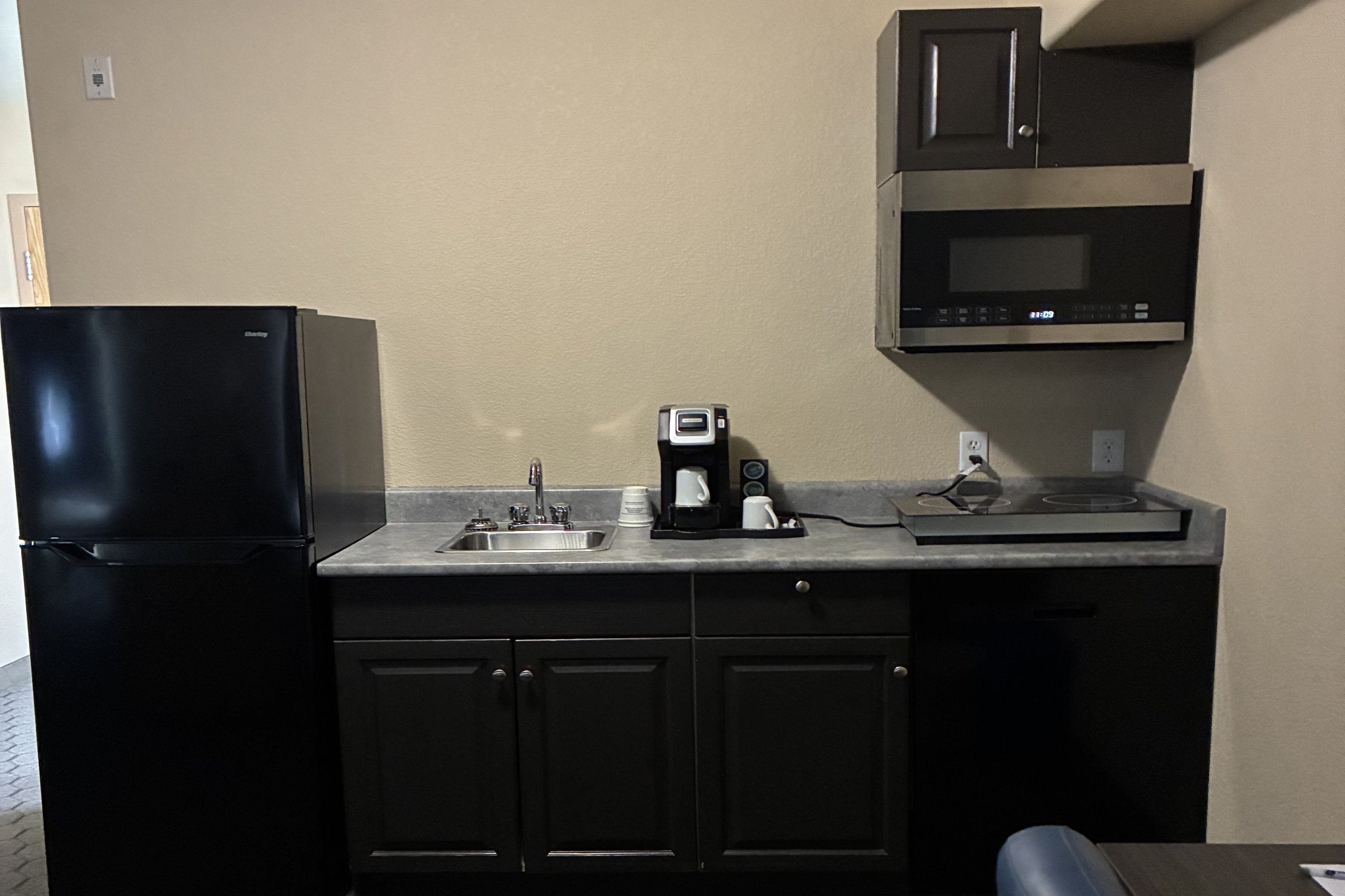 Super 8 by Wyndham Swan River MB suite in Swan River, Manitoba