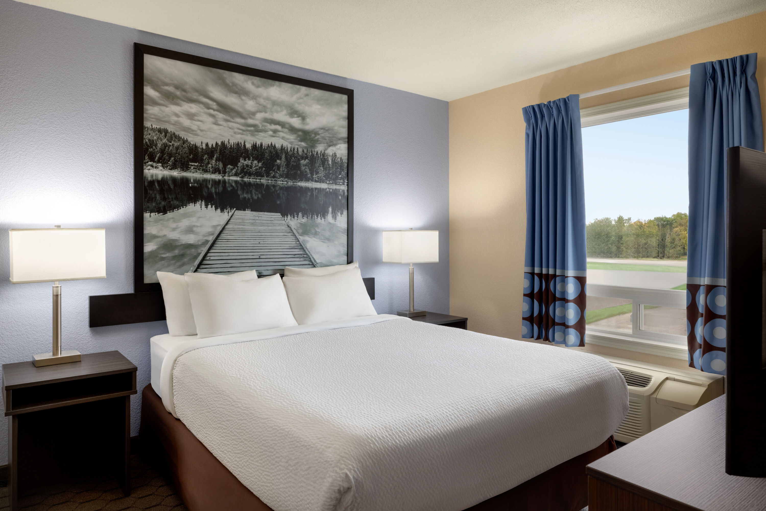 Super 8 by Wyndham Swan River MB suite in Swan River, Manitoba