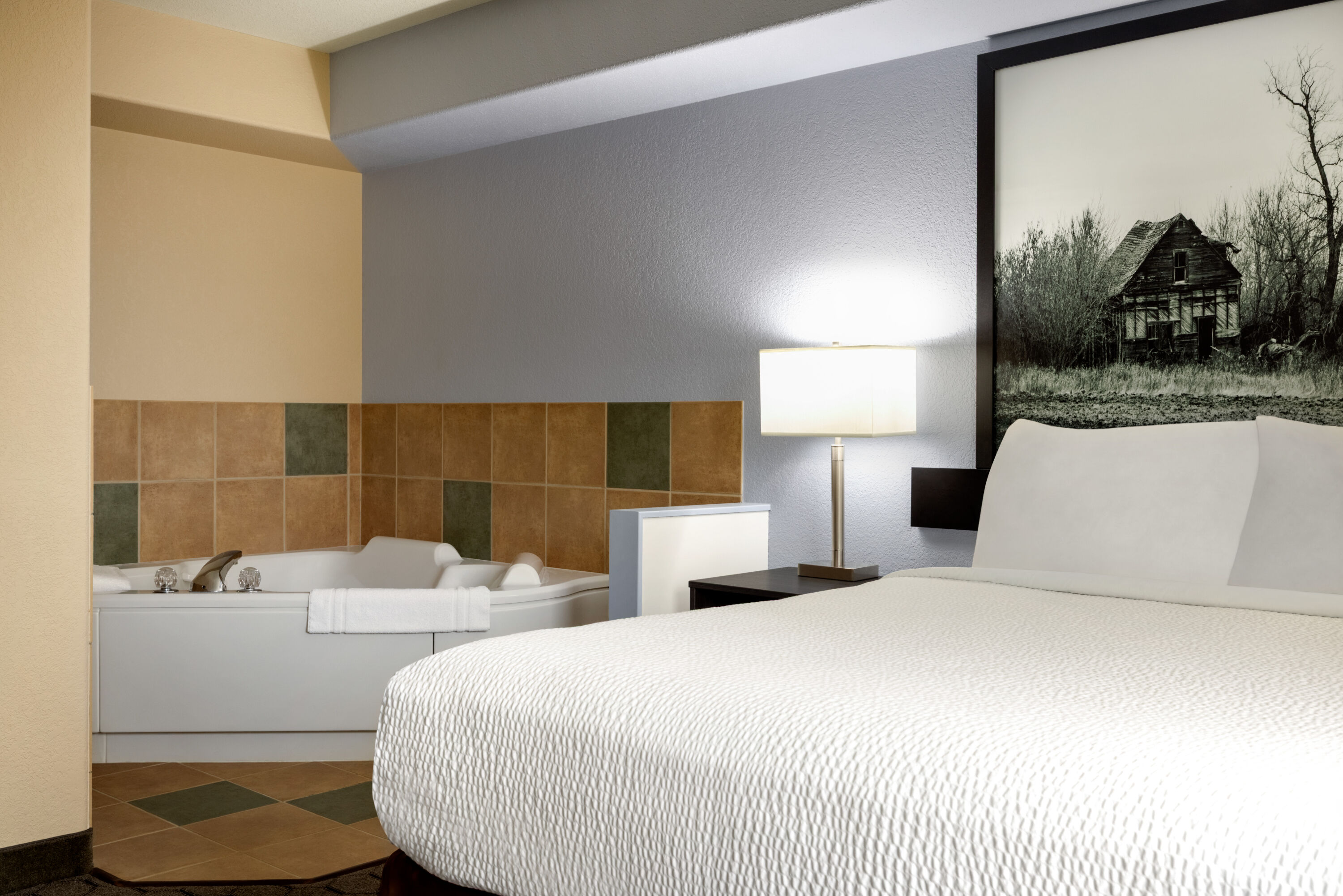 Super 8 by Wyndham Swan River MB suite in Swan River, Manitoba