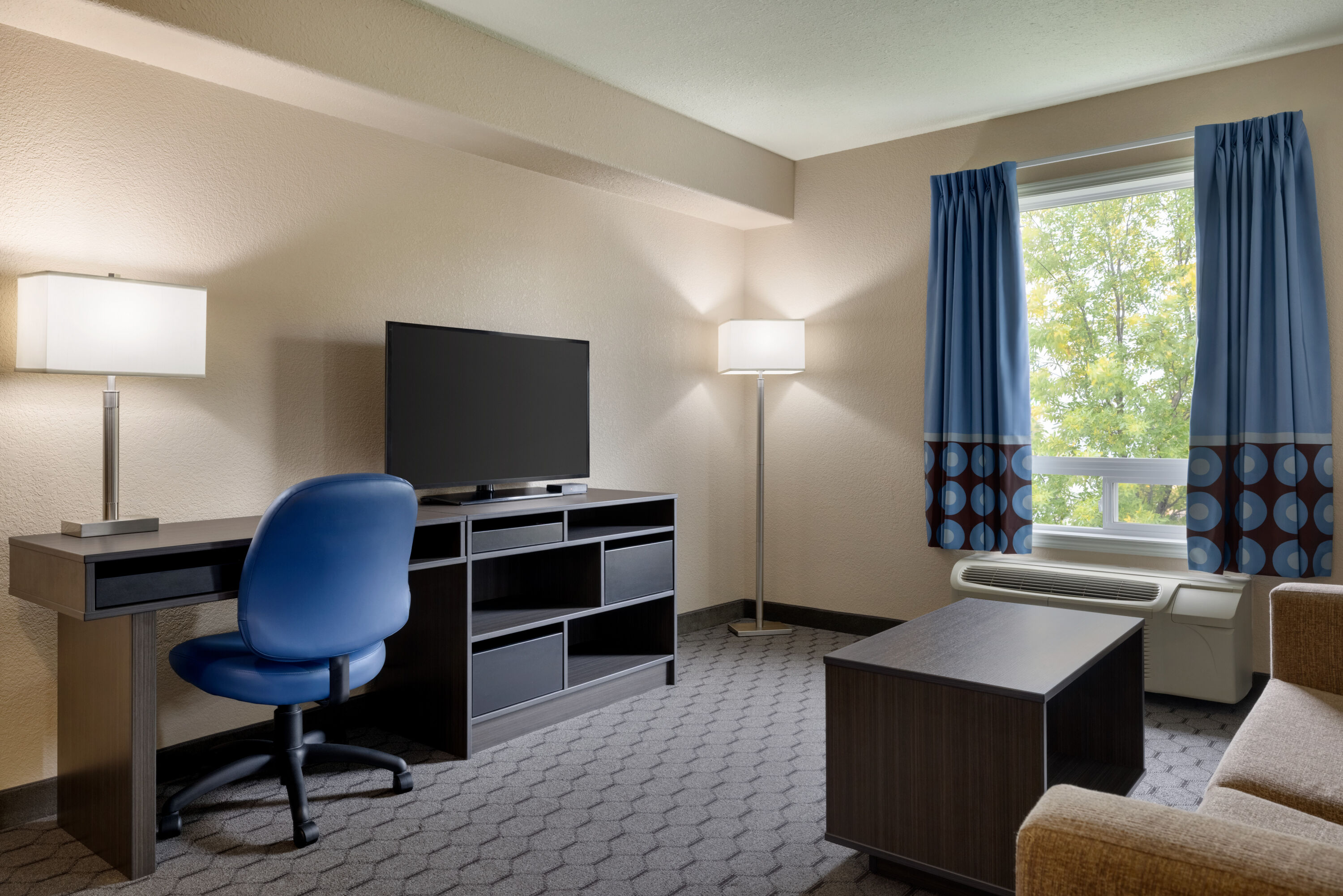Super 8 by Wyndham Swan River MB suite in Swan River, Manitoba