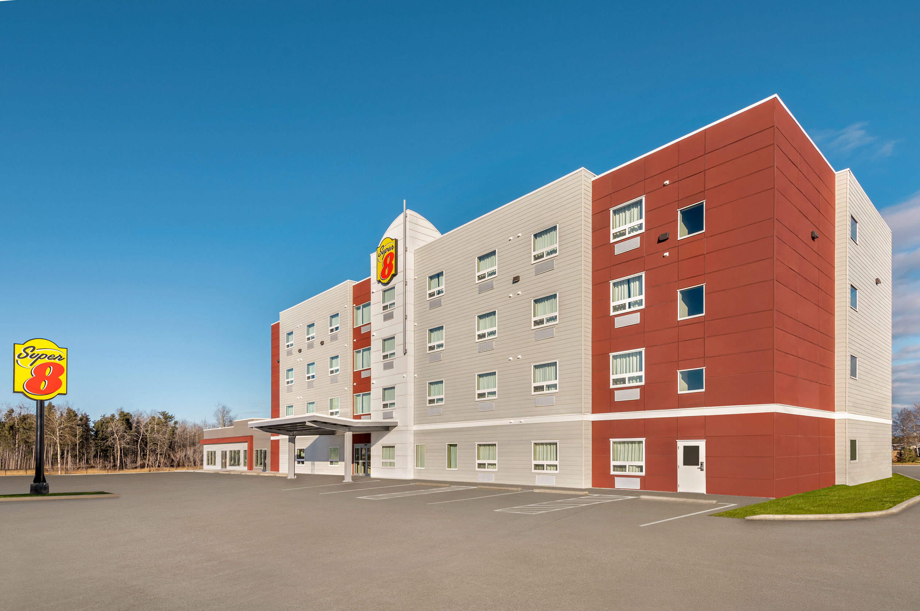 Exterior of Super 8 by Wyndham Thompson hotel in Thompson, Manitoba