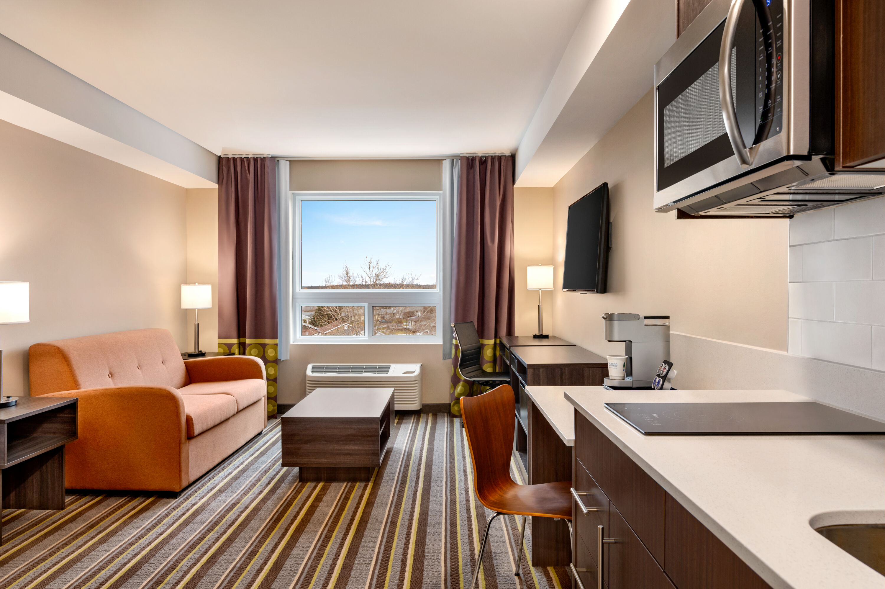 Super 8 by Wyndham Thompson suite in Thompson, Manitoba