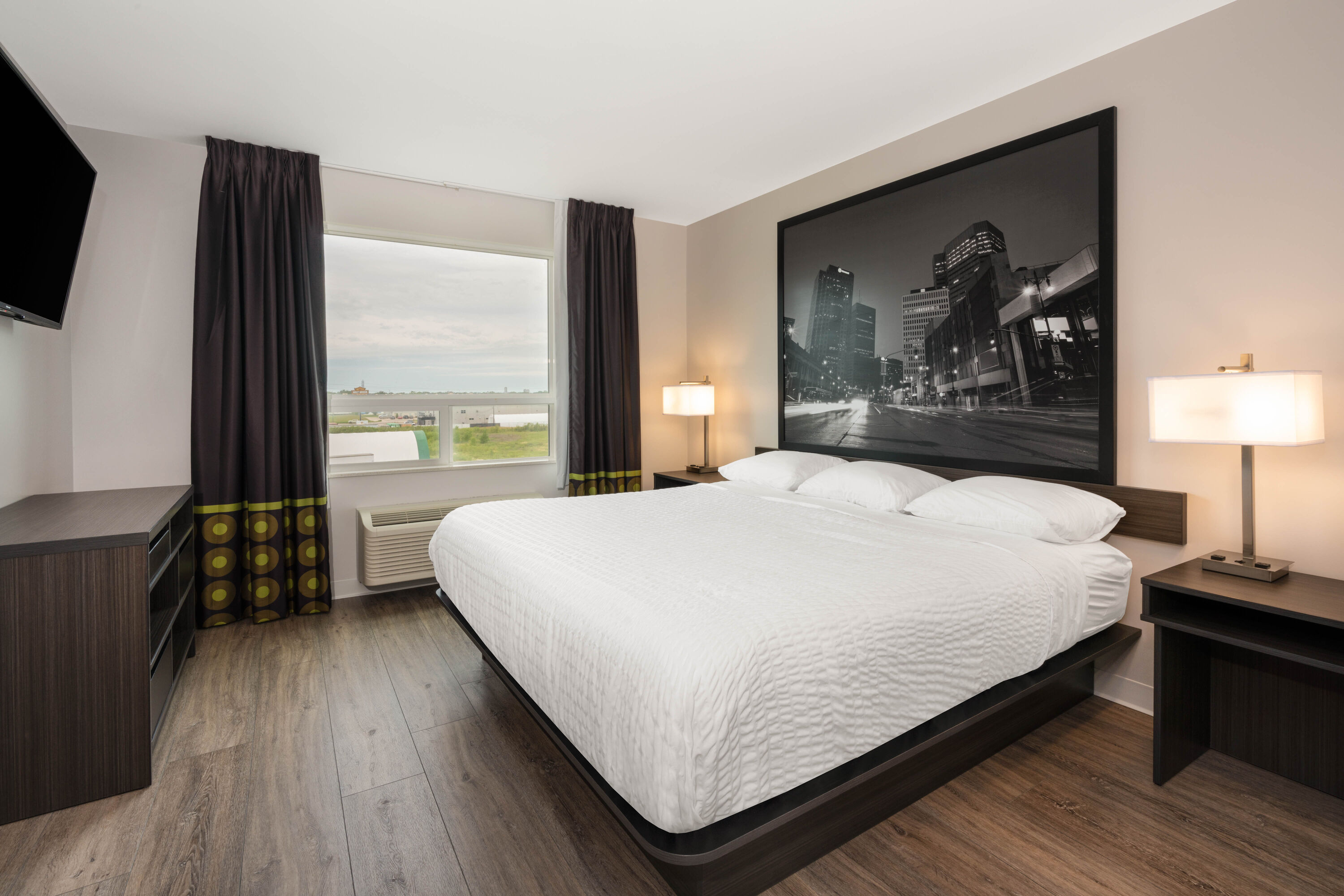 Super 8 by Wyndham Winnipeg East MB suite in Winnipeg, Manitoba