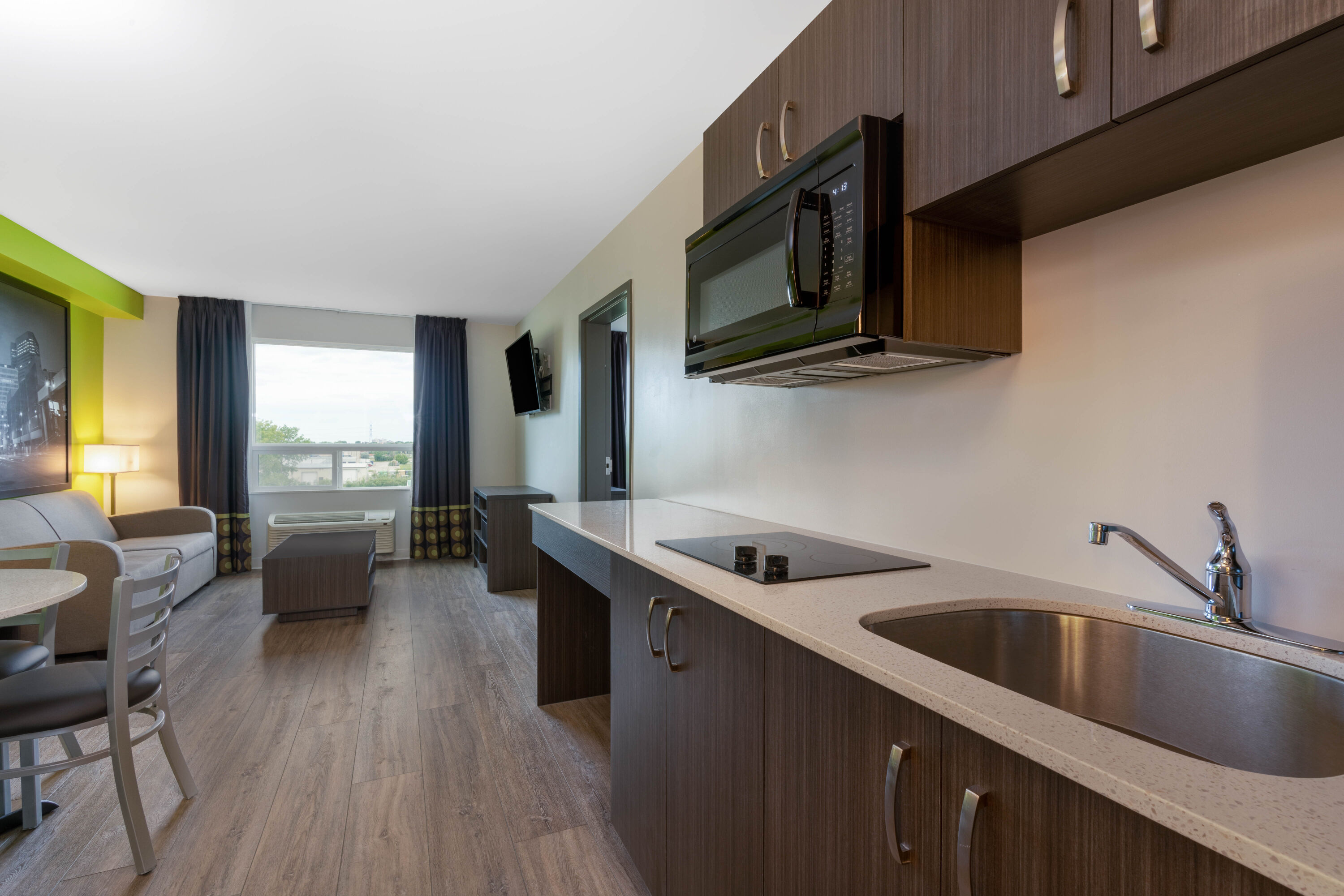 Super 8 by Wyndham Winnipeg East MB suite in Winnipeg, Manitoba