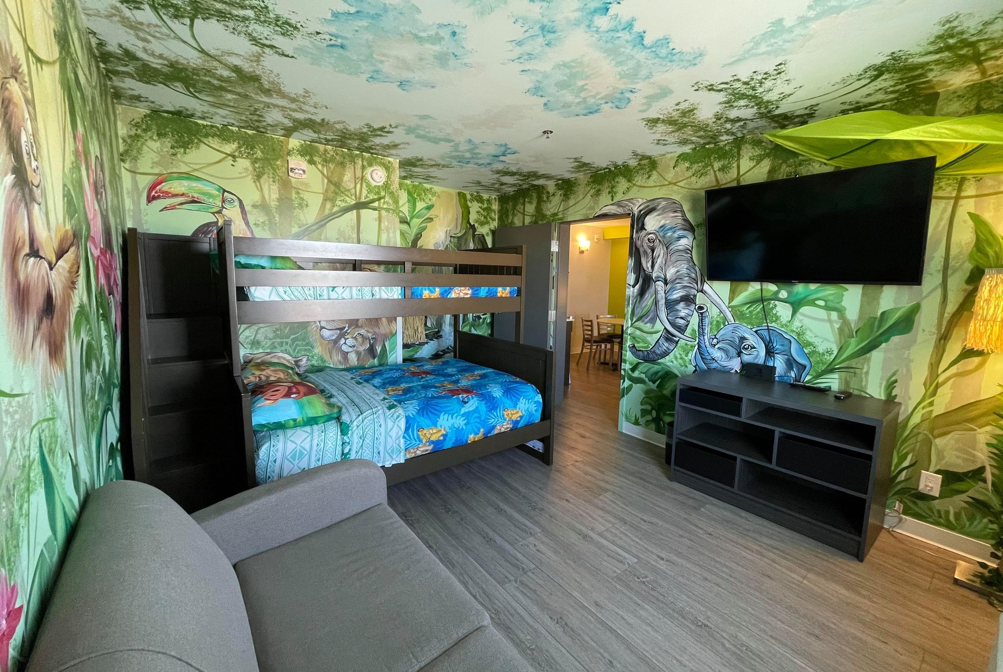 Super 8 by Wyndham Winnipeg East MB suite in Winnipeg, Manitoba