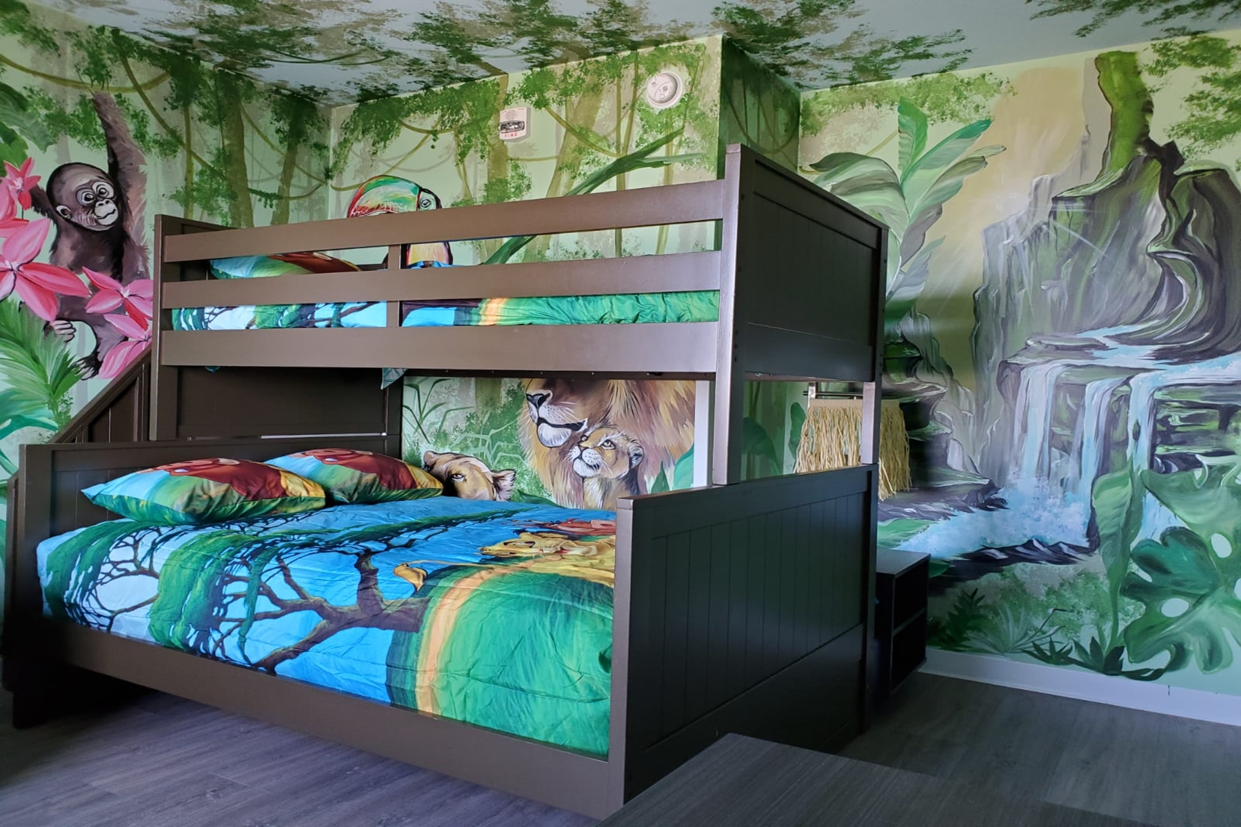 Super 8 by Wyndham Winnipeg East MB suite in Winnipeg, Manitoba