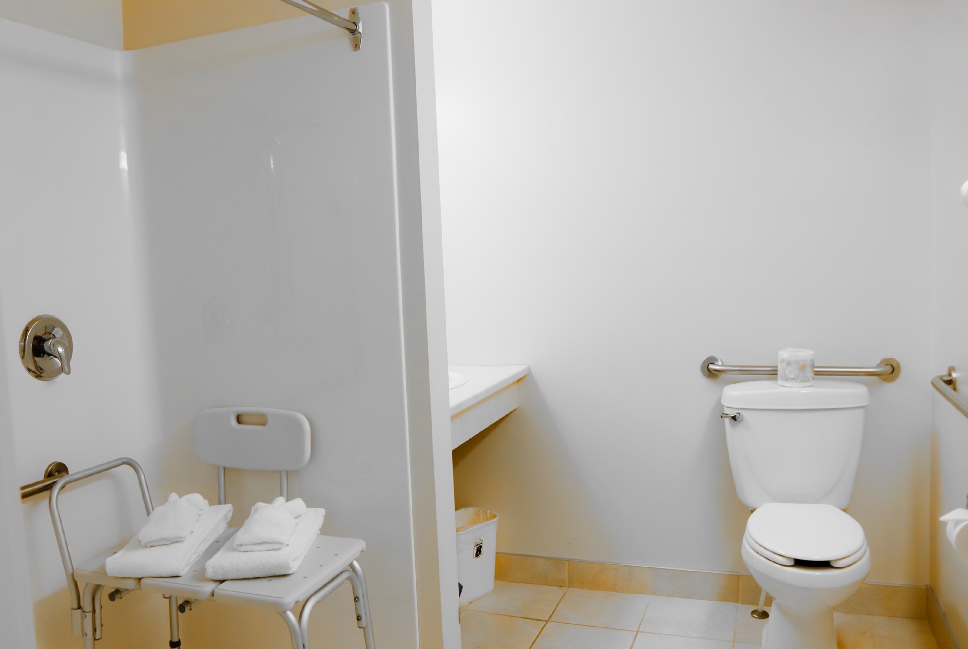 Guest room bath at the Super 8 by Wyndham Campbellton NB in Campbellton, New Brunswick