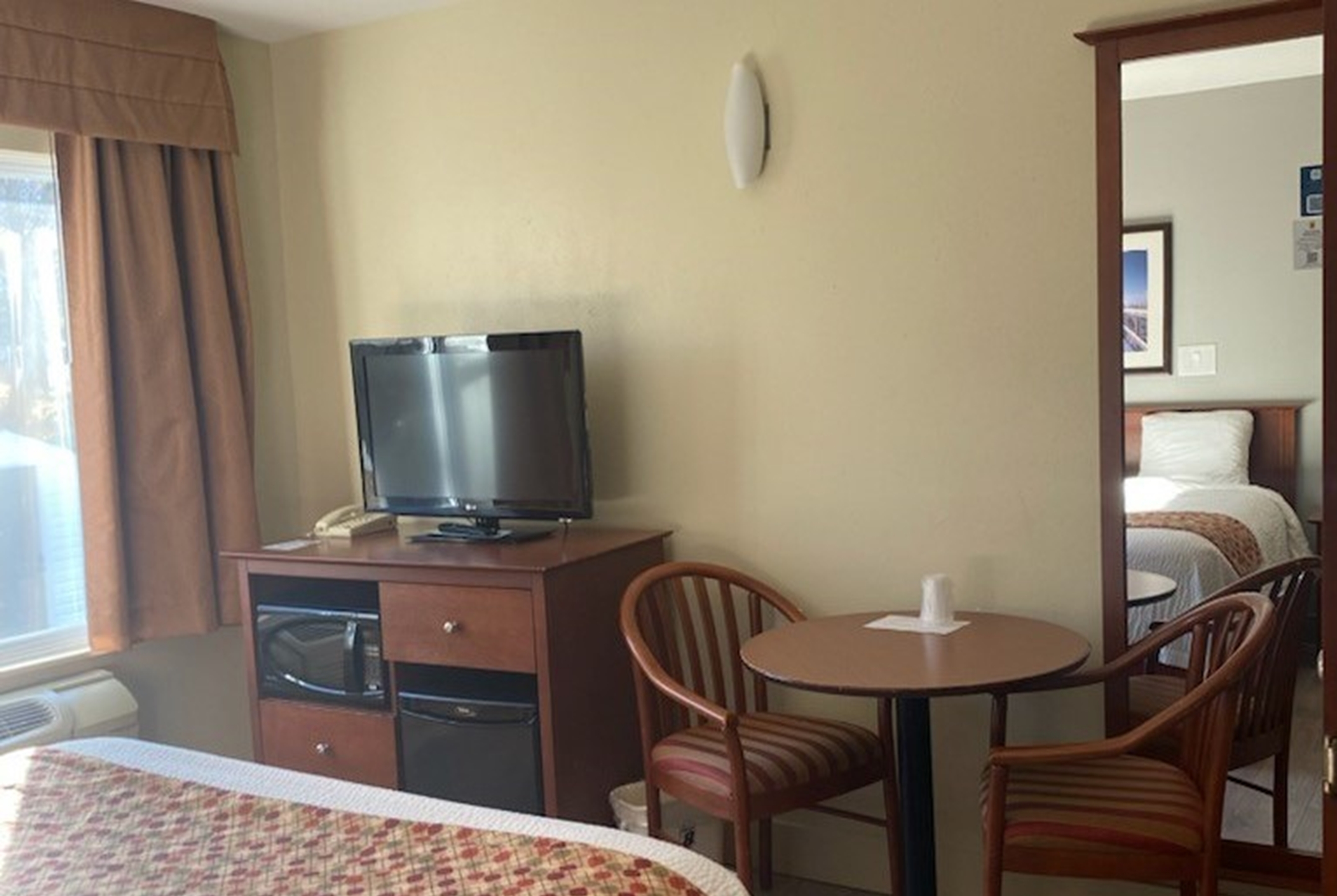 Guest room at the Super 8 by Wyndham Campbellton NB in Campbellton, New Brunswick