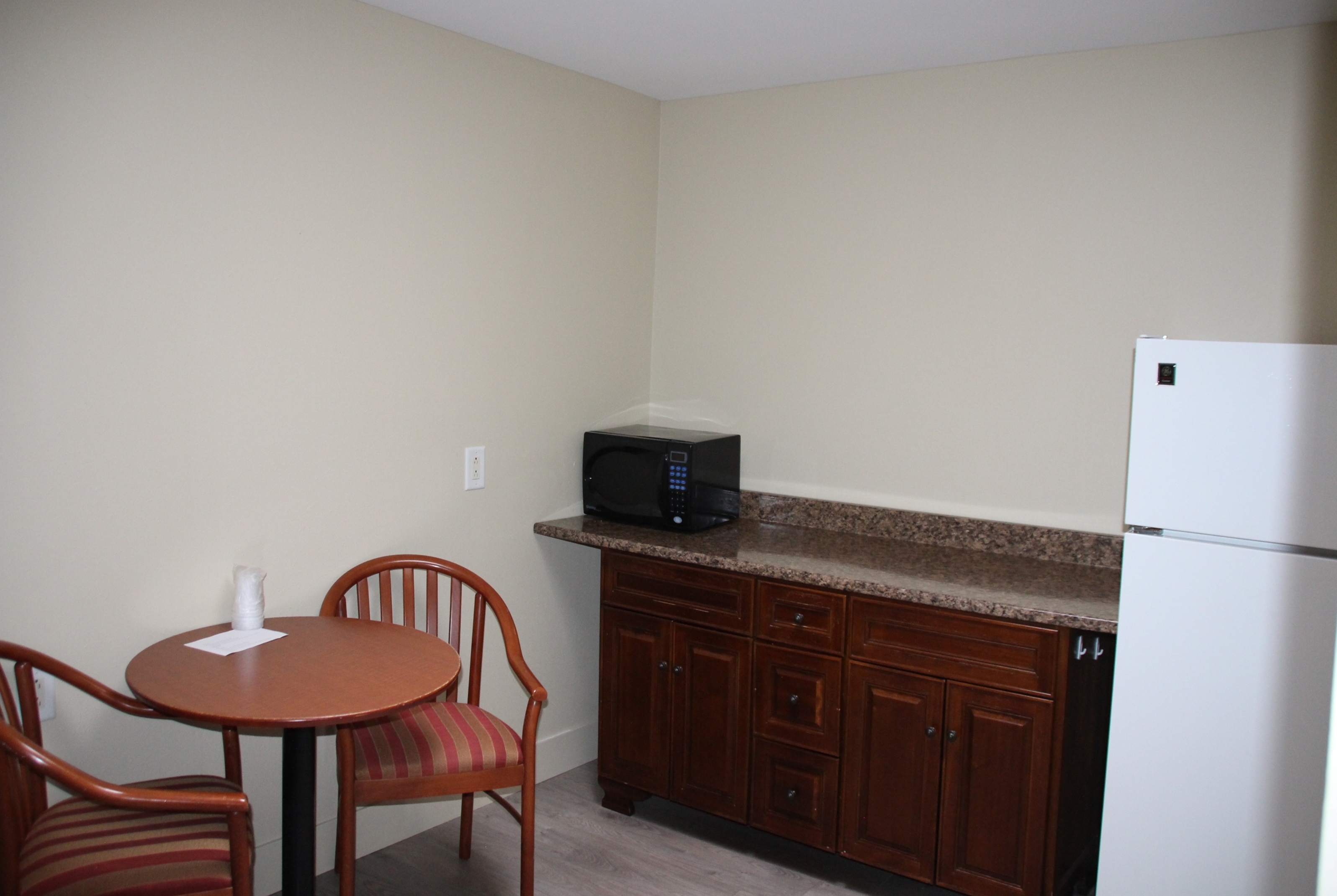 Guest room at the Super 8 by Wyndham Campbellton NB in Campbellton, New Brunswick