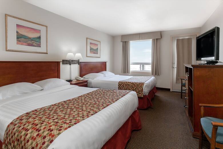Guest room at the Super 8 Caraquet in Caraquet, New Brunswick