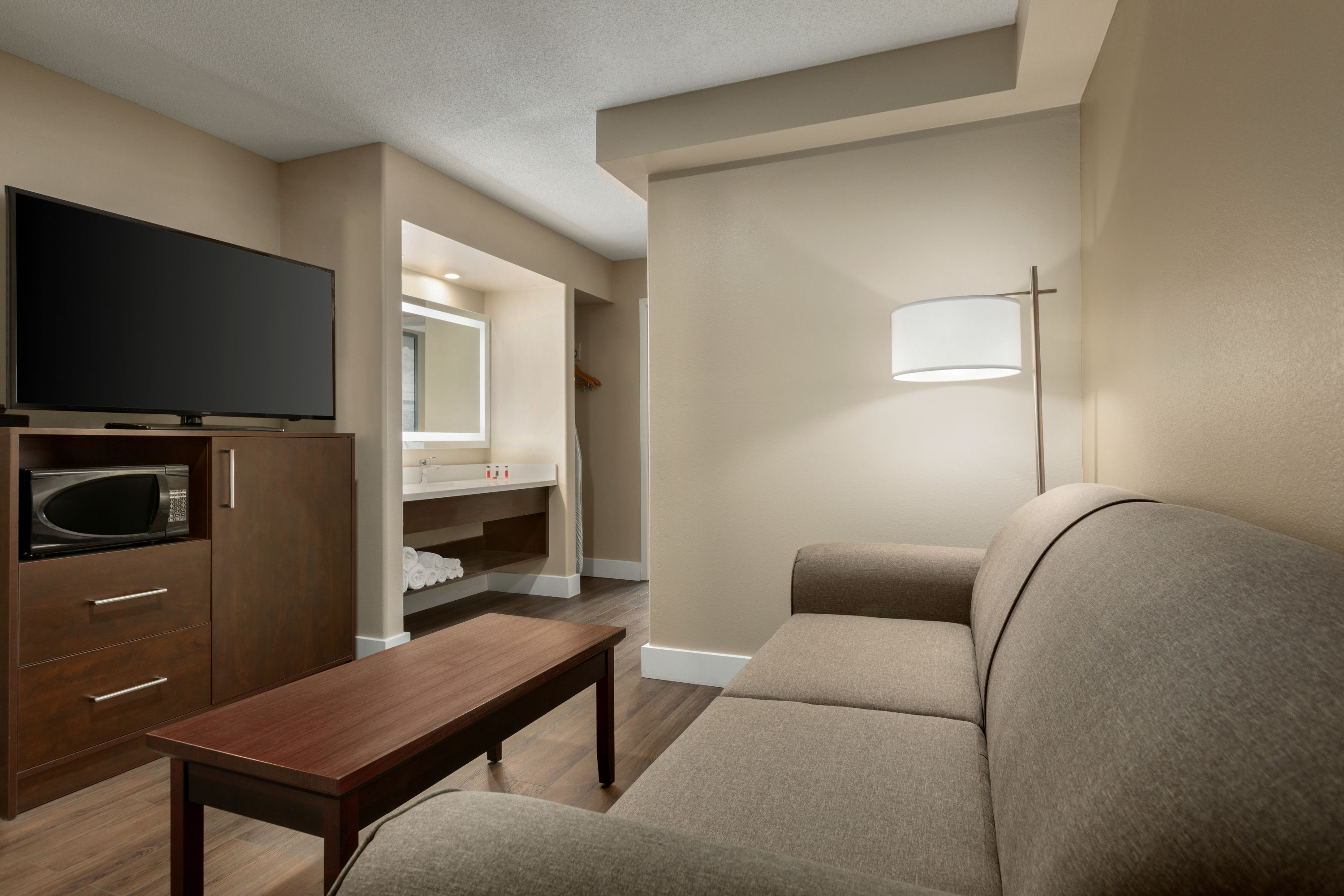 Queen bed guest room at the Super 8 by Wyndham Ajax/Toronto On in Ajax, Ontario