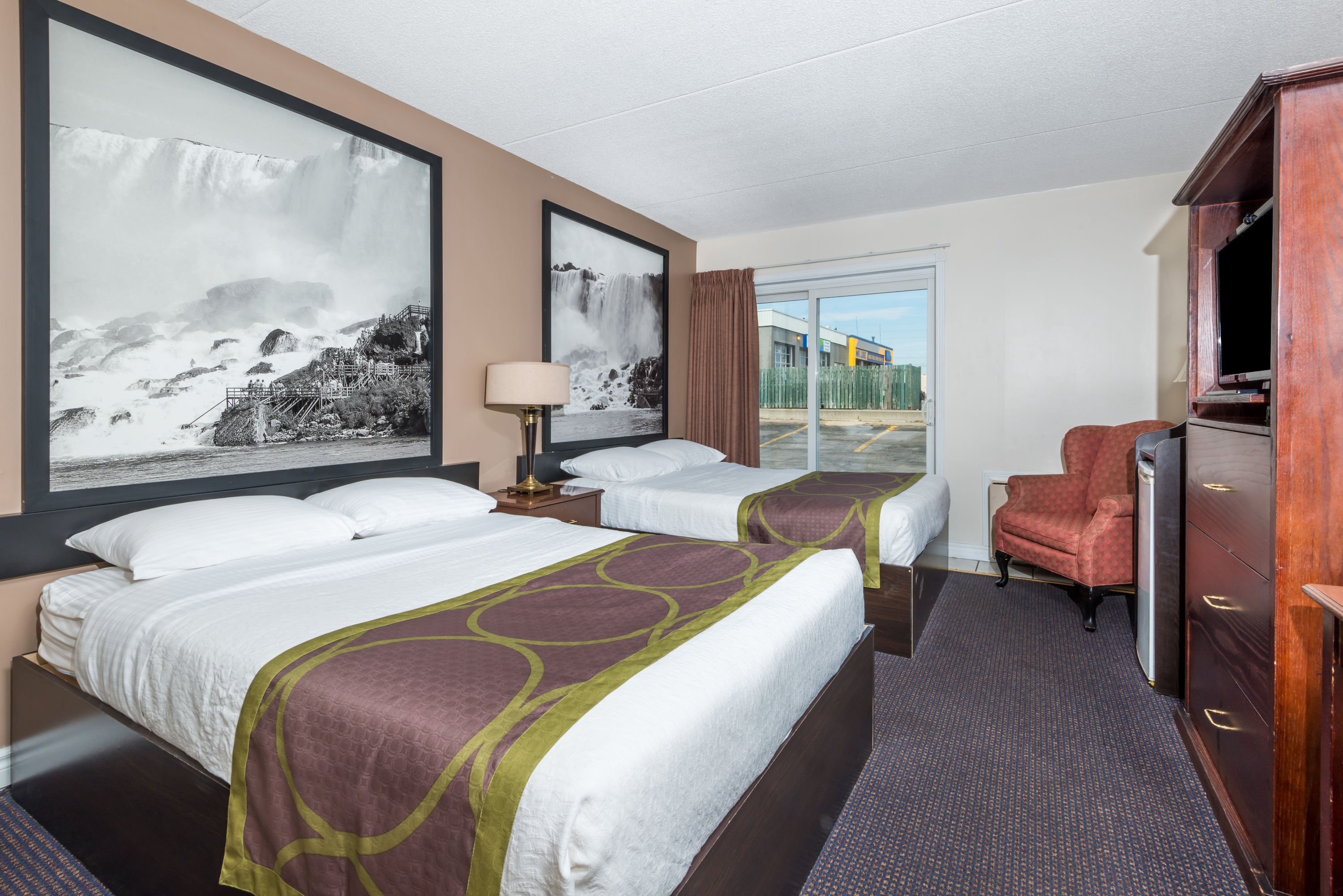 Guest room at the Super 8 by Wyndham Cambridge/Kitchener/Waterloo Area in Cambridge, Ontario