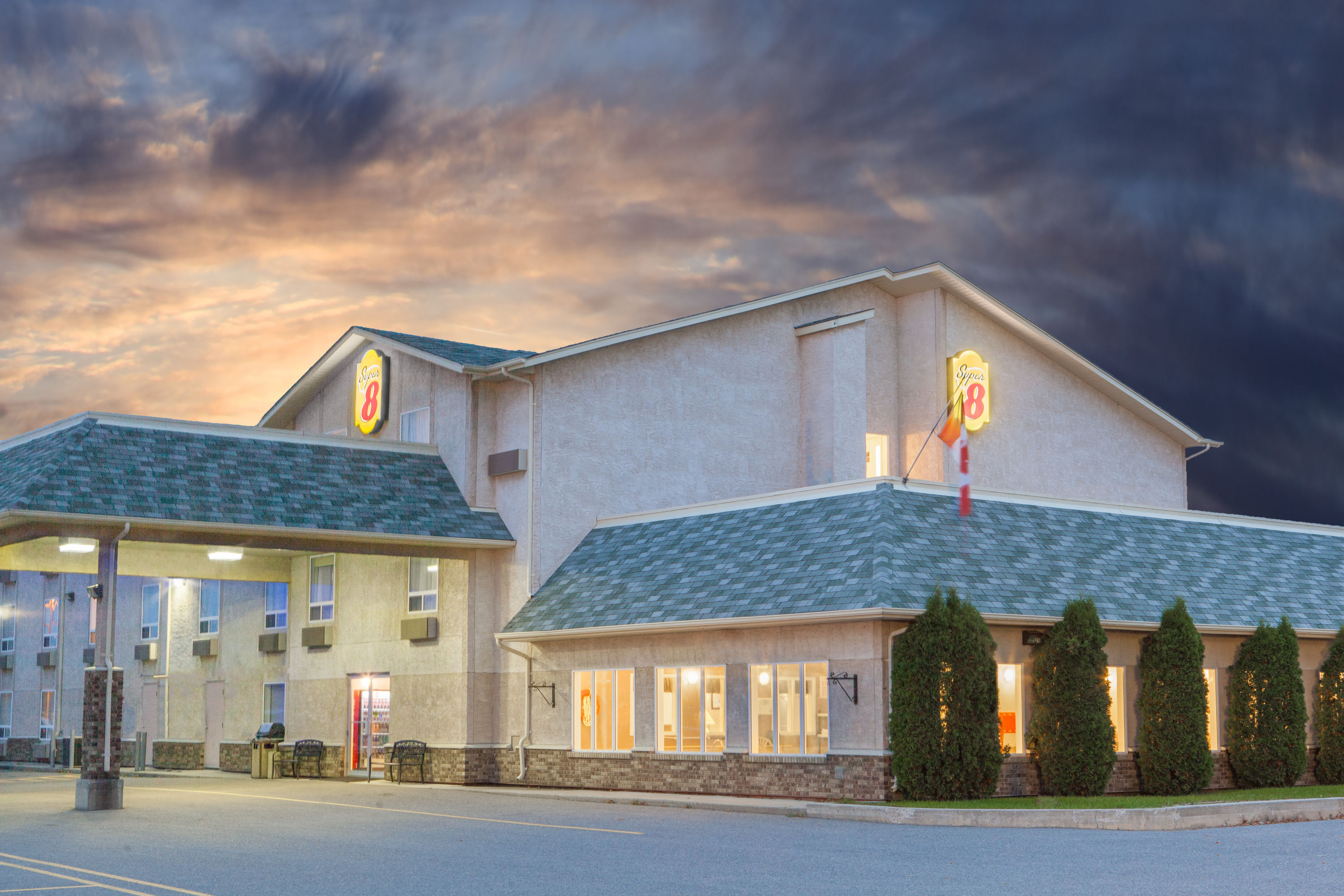Exterior Dusk Image of Super 8 by Wyndham Fort Frances hotel in Fort Frances, Ontario