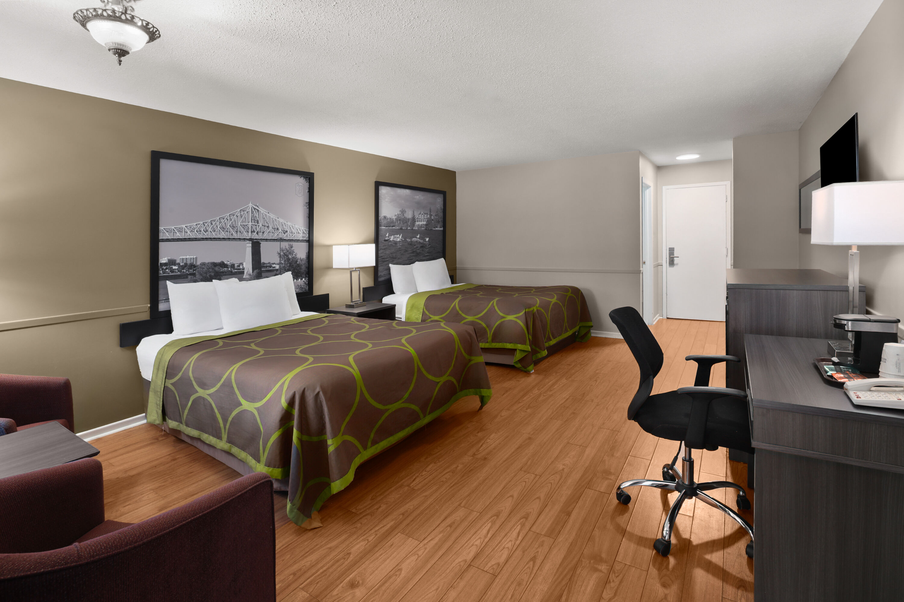 Guest room at the Super 8 by Wyndham Gananoque/Country Squire Resort in Gananoque, Ontario