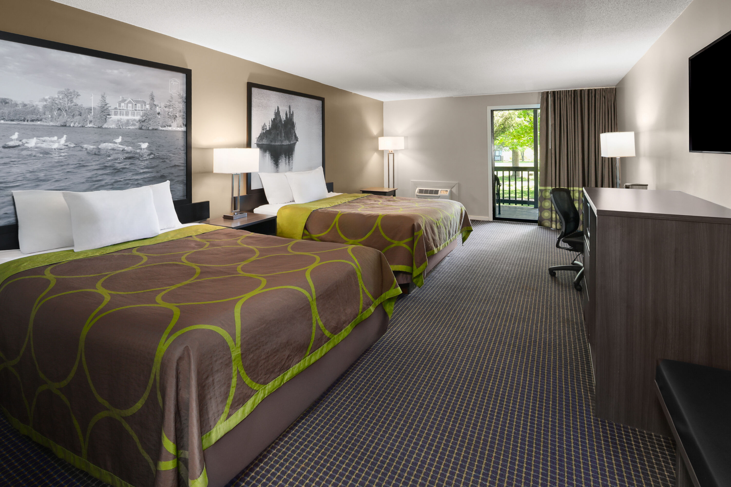 Guest room at the Super 8 by Wyndham Gananoque/Country Squire Resort in Gananoque, Ontario