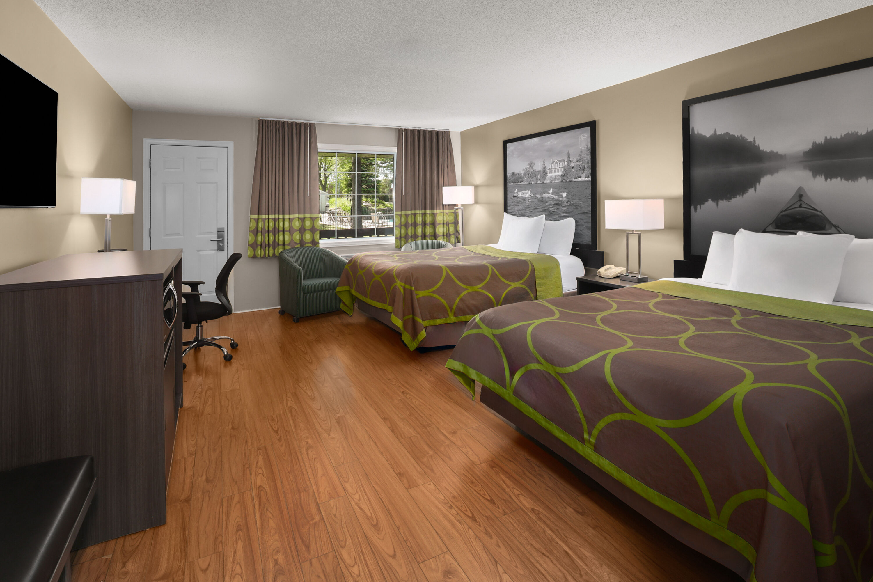 Guest room at the Super 8 by Wyndham Gananoque/Country Squire Resort in Gananoque, Ontario